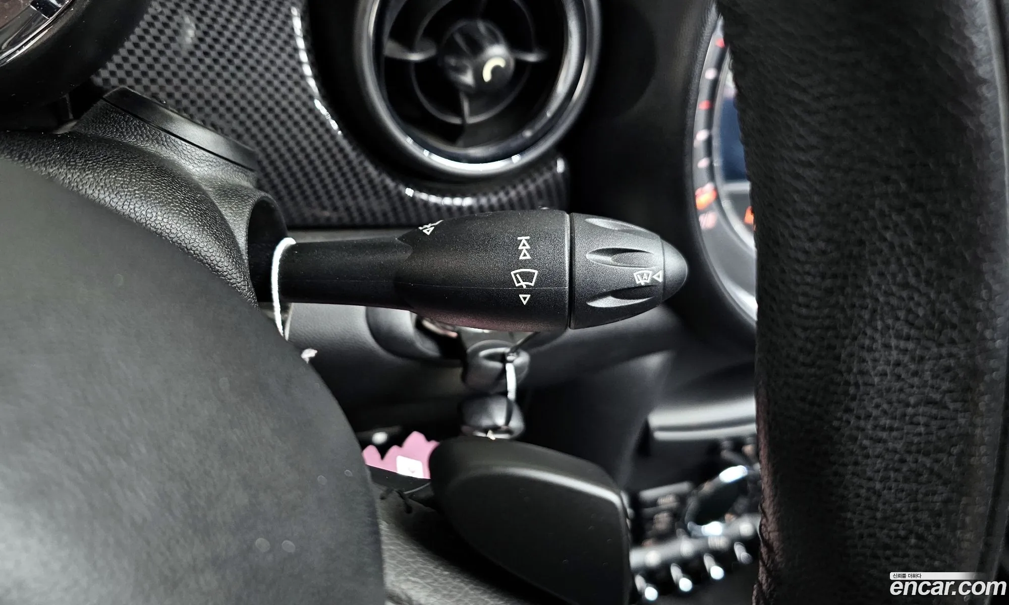 Mini Cooper S Convertible 2015 WMWZP3104FT281582 — 10