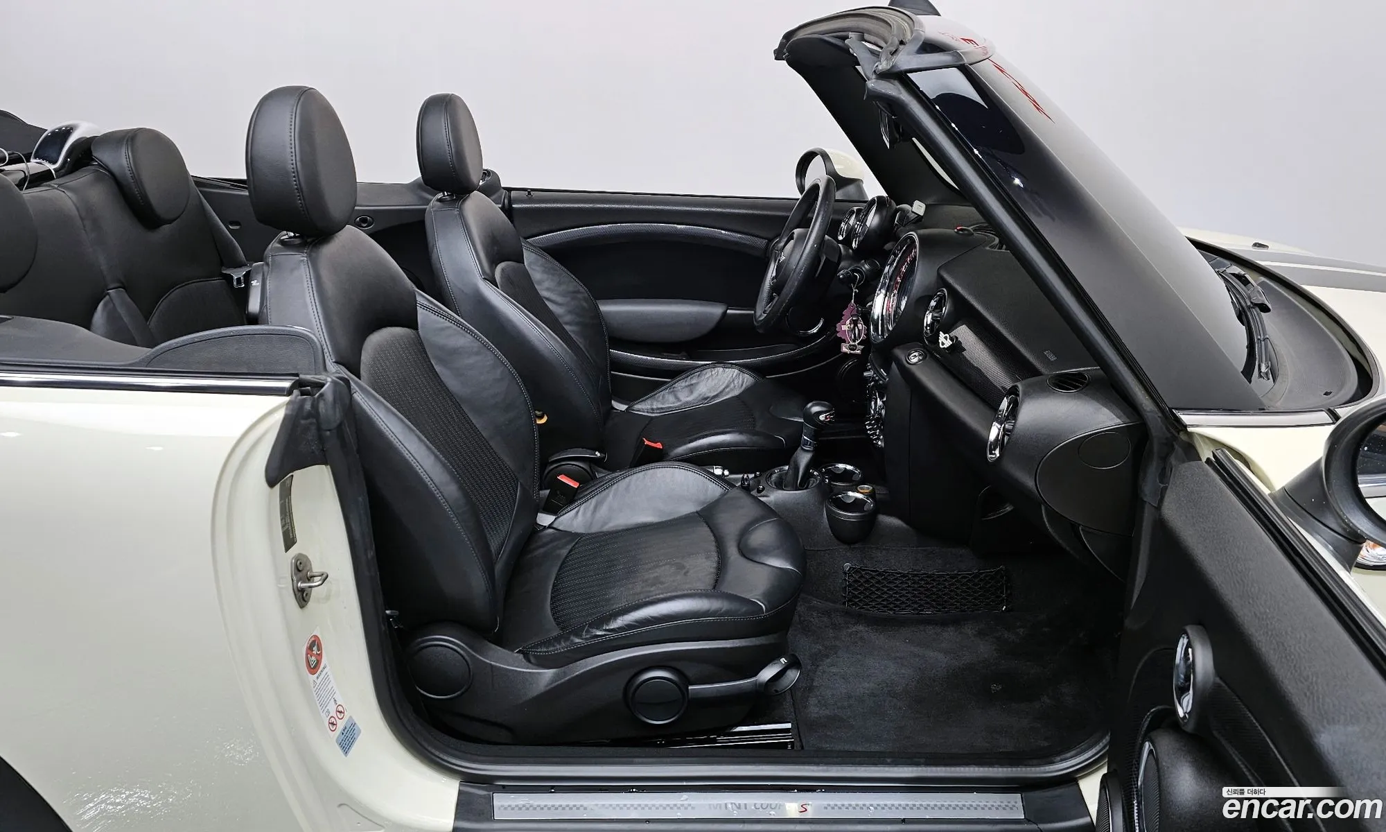 Mini Cooper S Convertible 2015 WMWZP3104FT281582 — 5