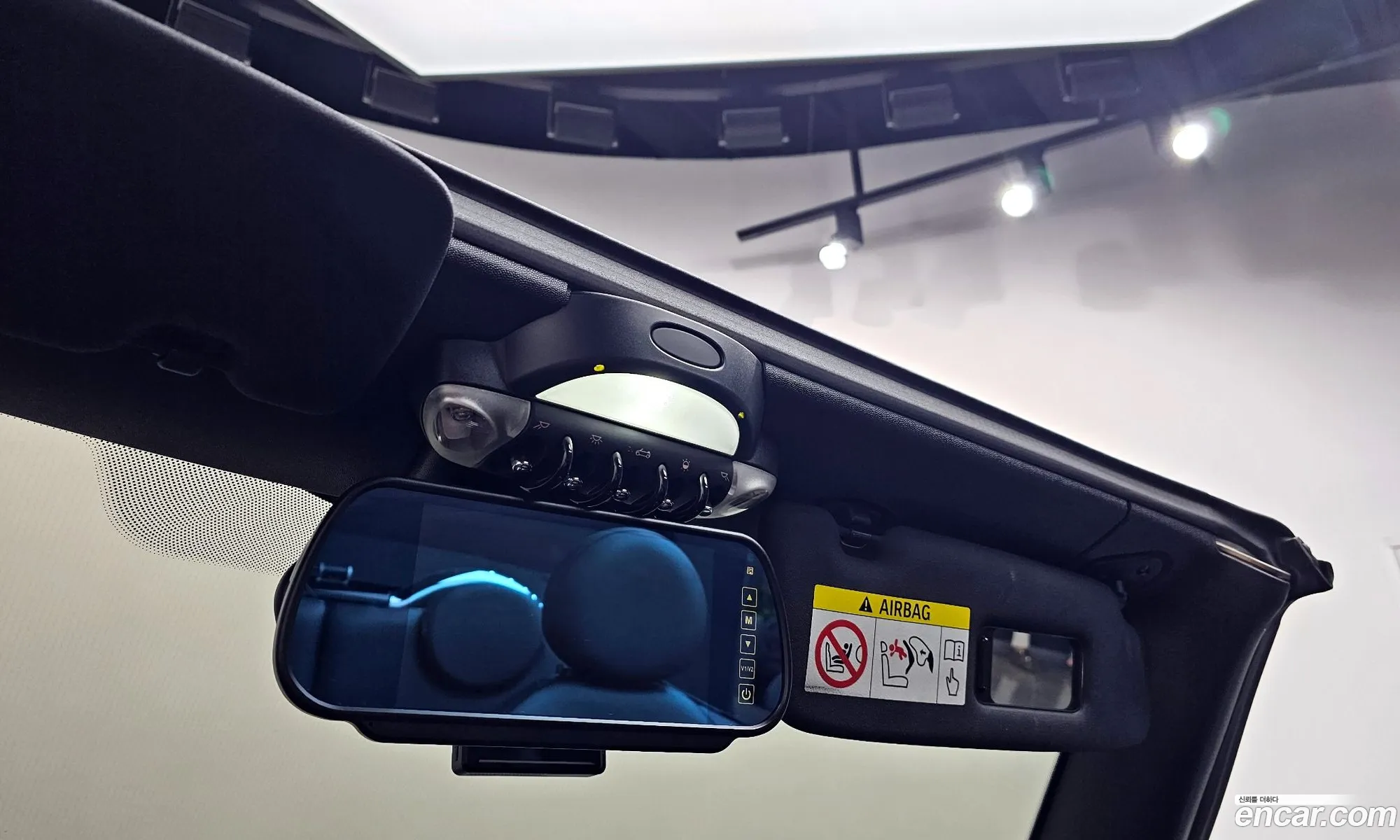Mini Cooper S Convertible 2015 WMWZP3104FT281582 — 4