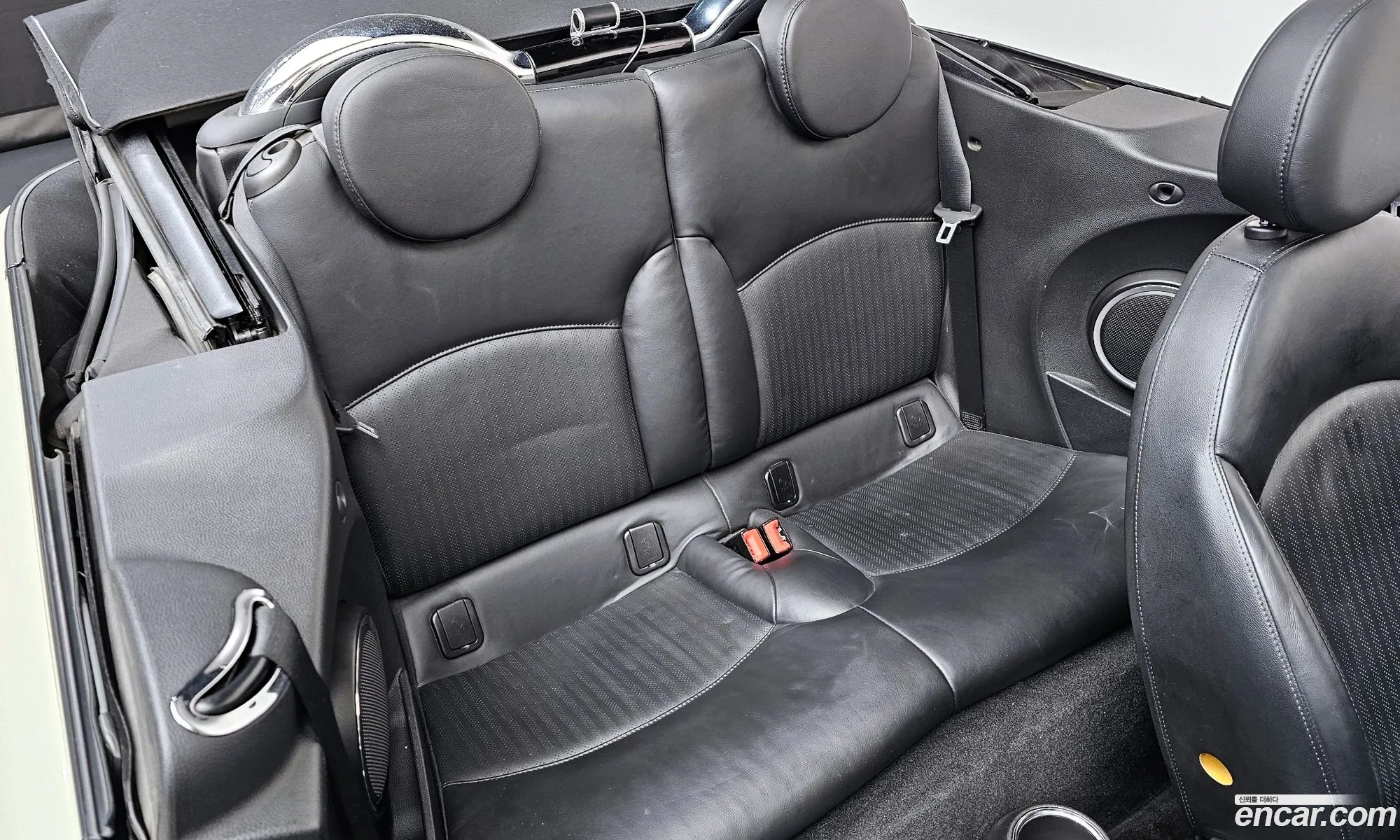 Mini Cooper S Convertible 2015 WMWZP3104FT281582 — 17