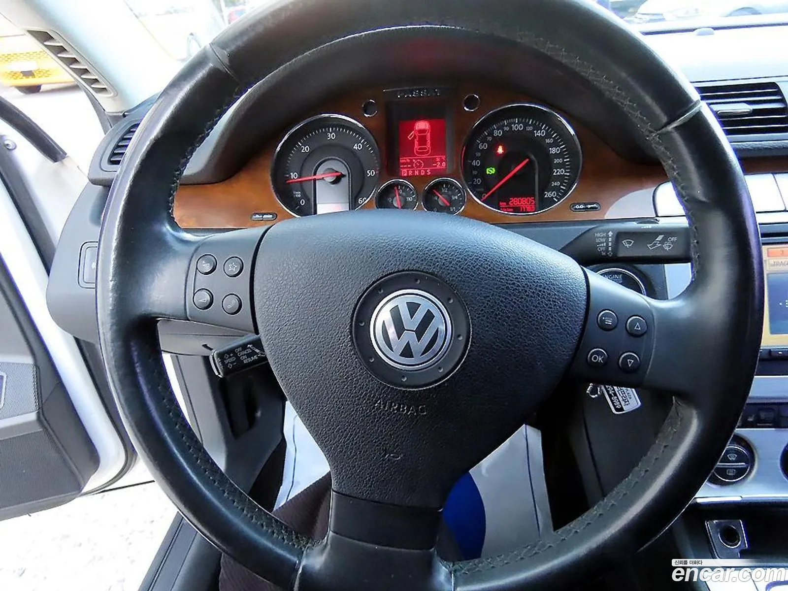 Volkswagen Passat 2009 — 15
