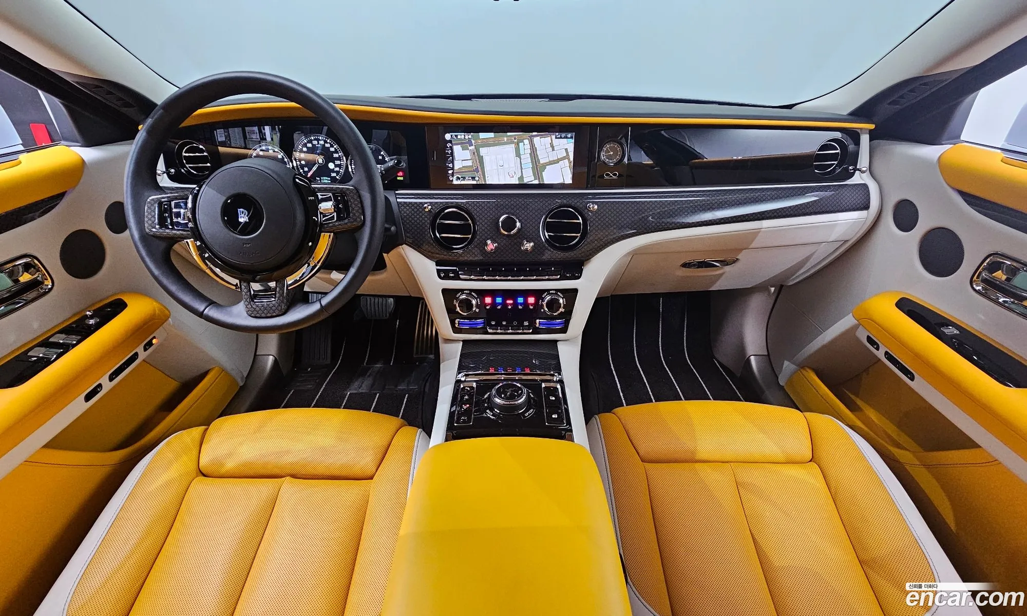 Rolls-Royce Ghost 2024 — 16