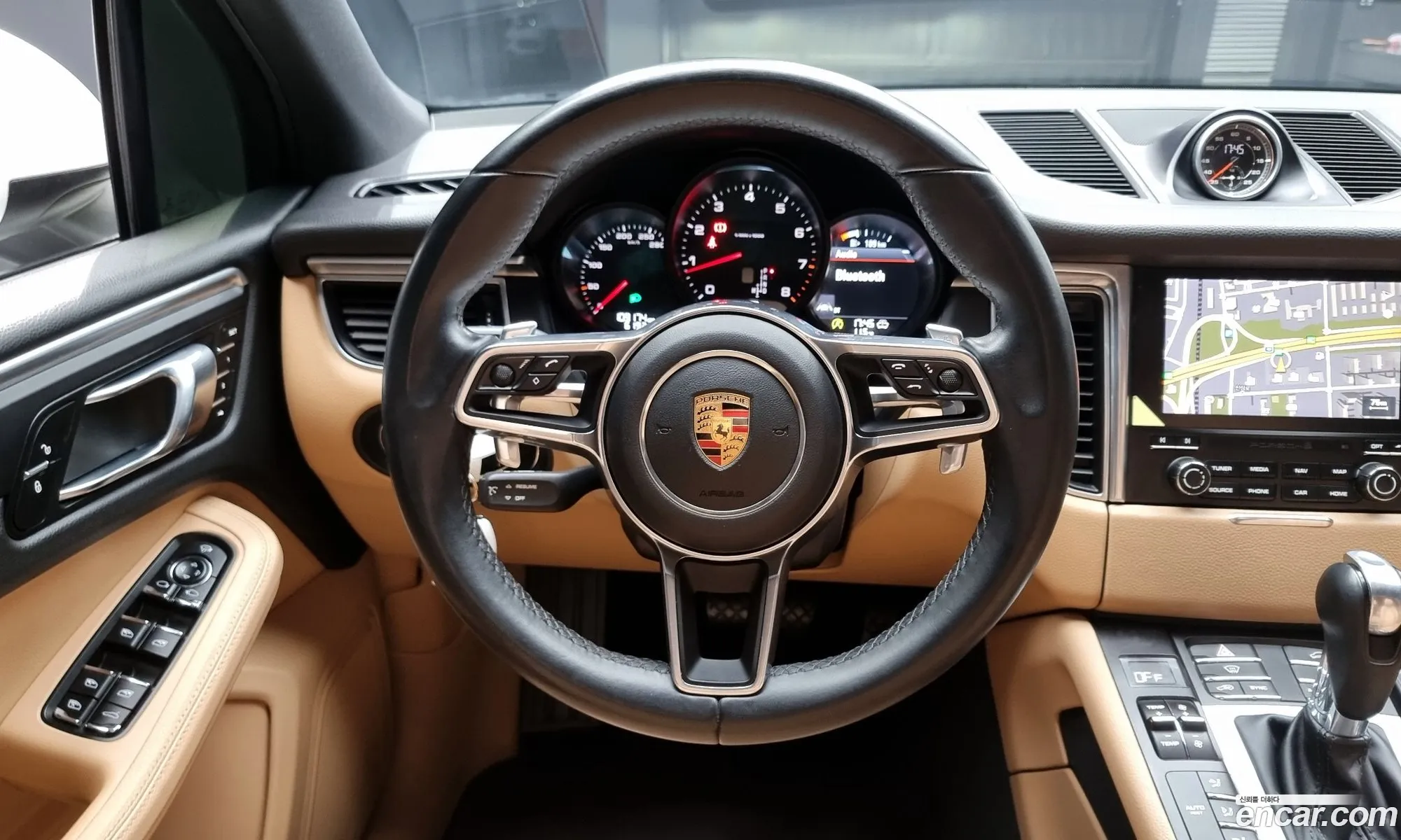 Porsche Macan 2018 WP1AA295XJLB22651 — 3