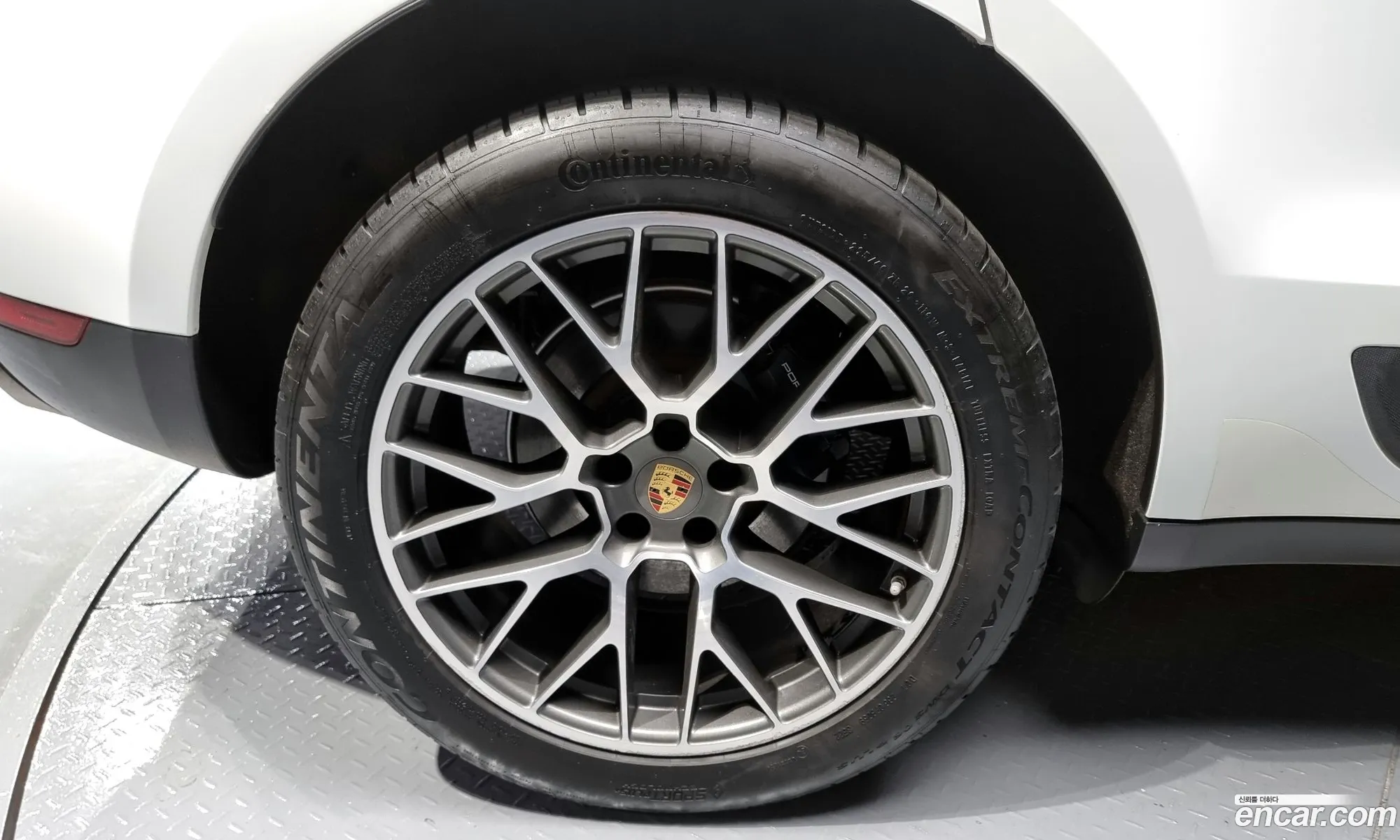 Porsche Macan 2018 WP1AA295XJLB22651 — 2
