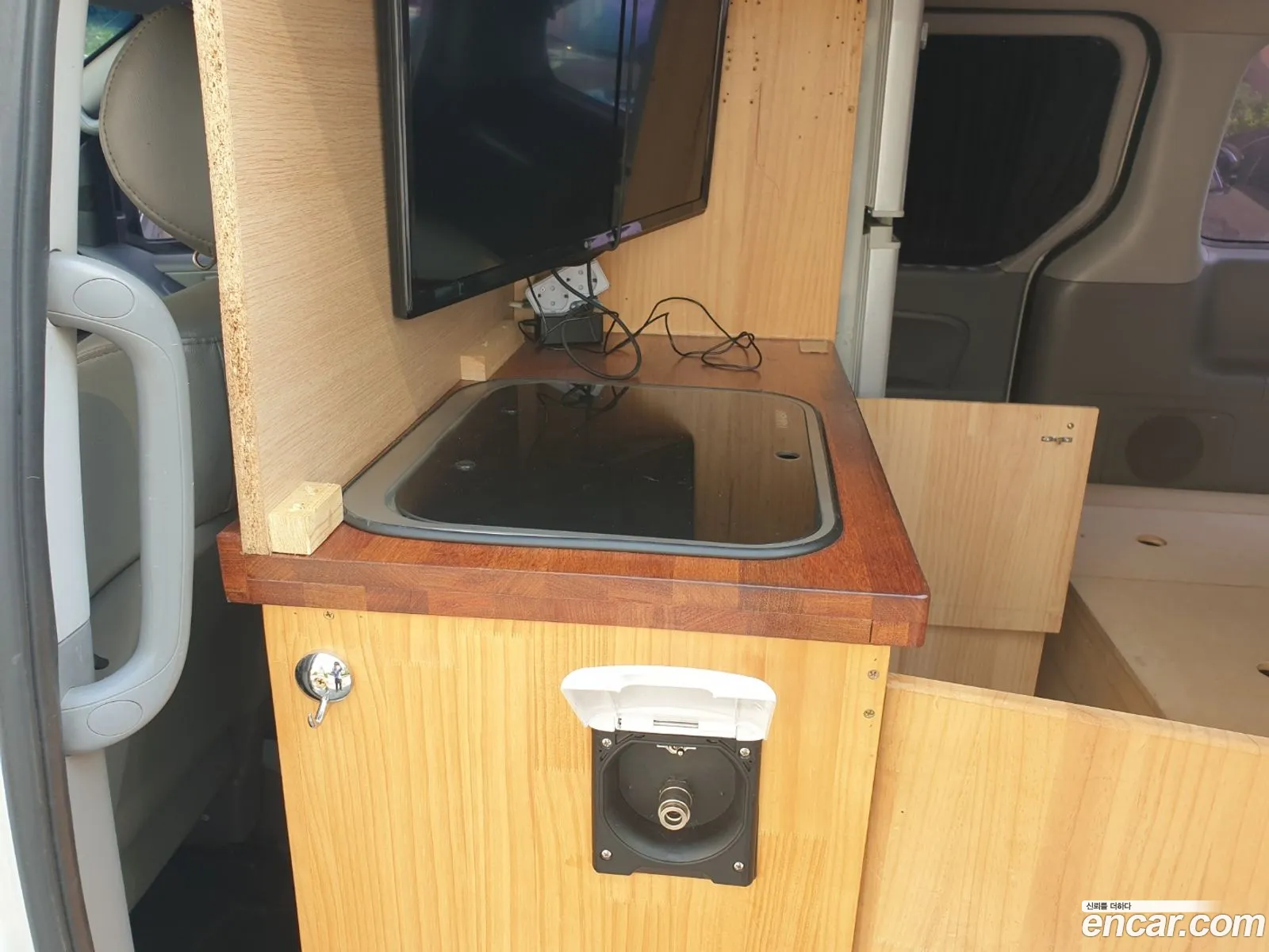 Hyundai Grand Starex 2012 — 16