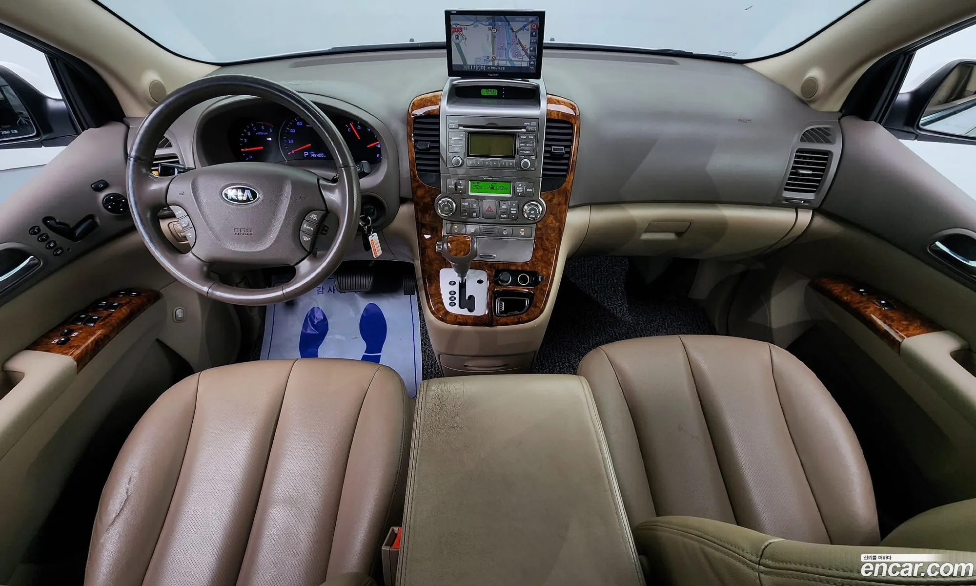 Kia Carnival R 2013 — 15