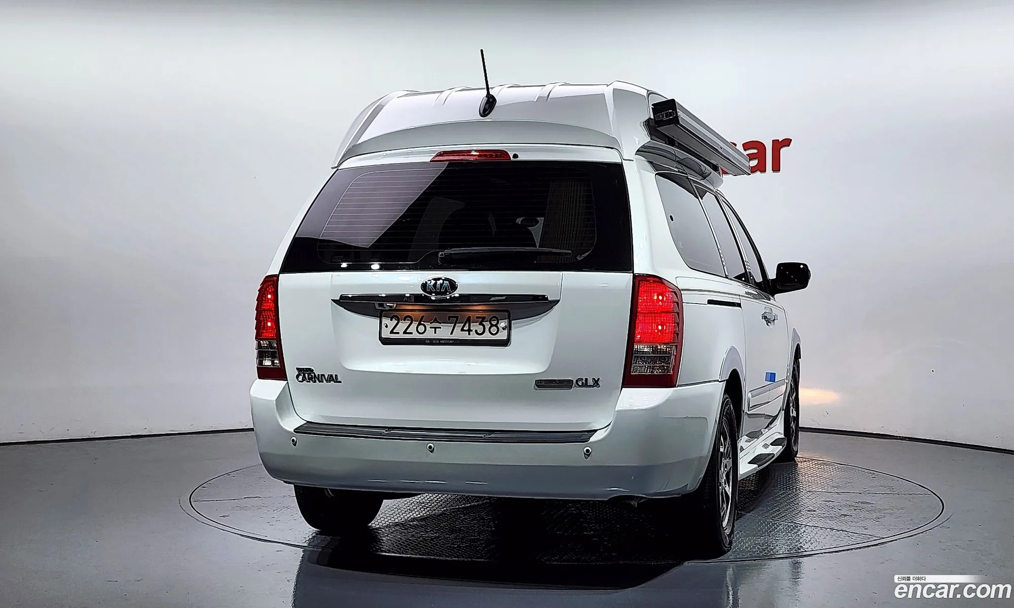 Kia Carnival R 2013 — 18