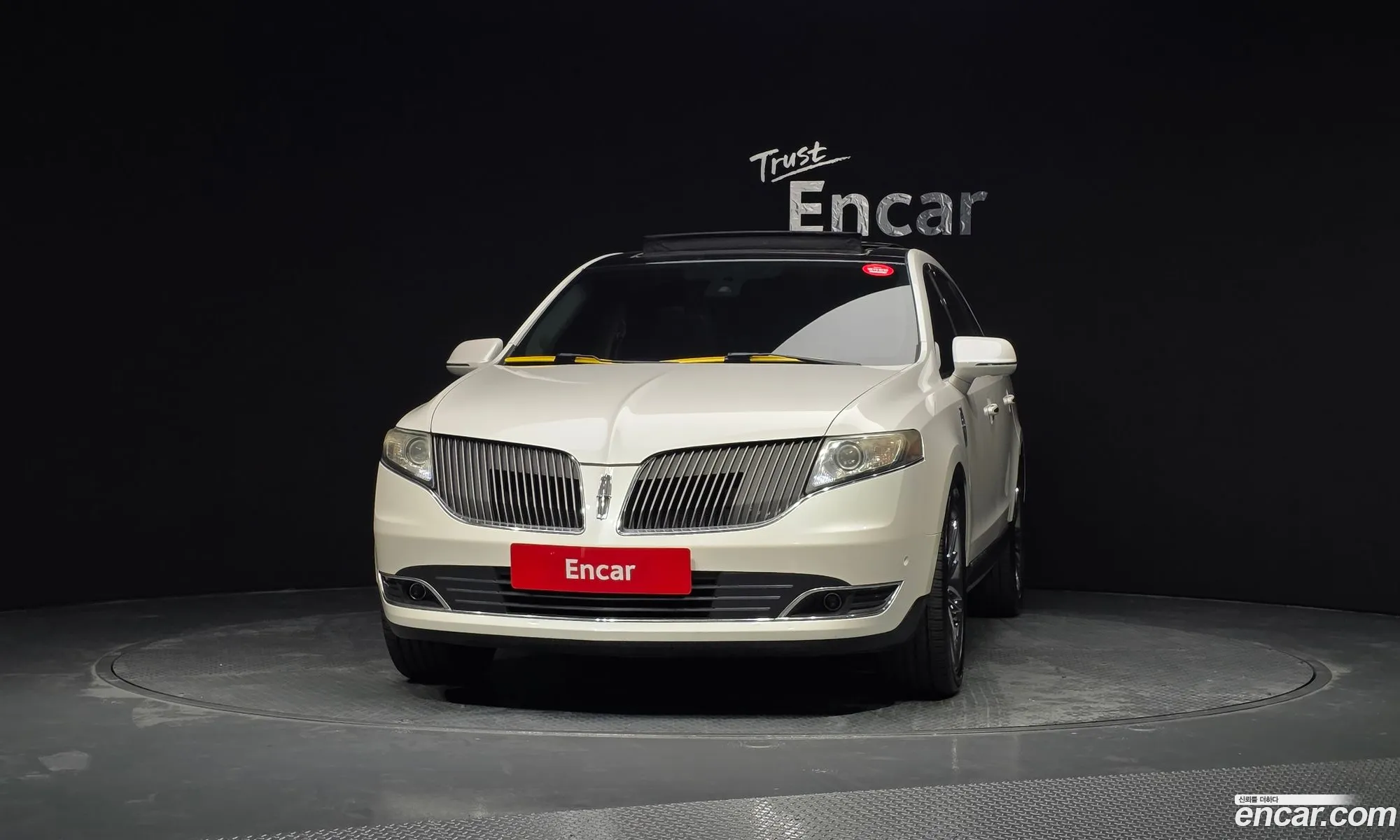 Lincoln MKT 2014 2LMHJ5AT8EBL56076 — 16
