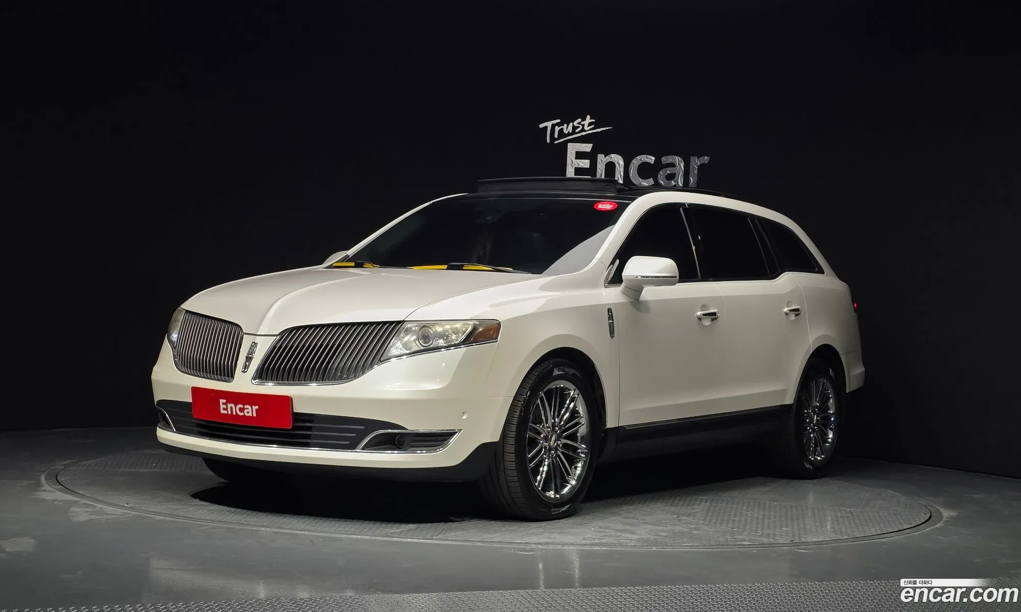 Lincoln MKT 2014 2LMHJ5AT8EBL56076 — 15