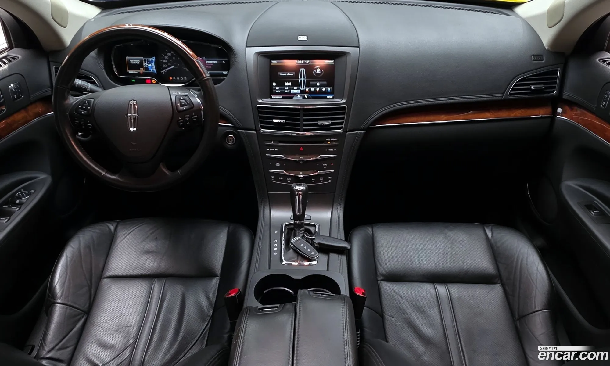 Lincoln MKT 2014 2LMHJ5AT8EBL56076 — 19