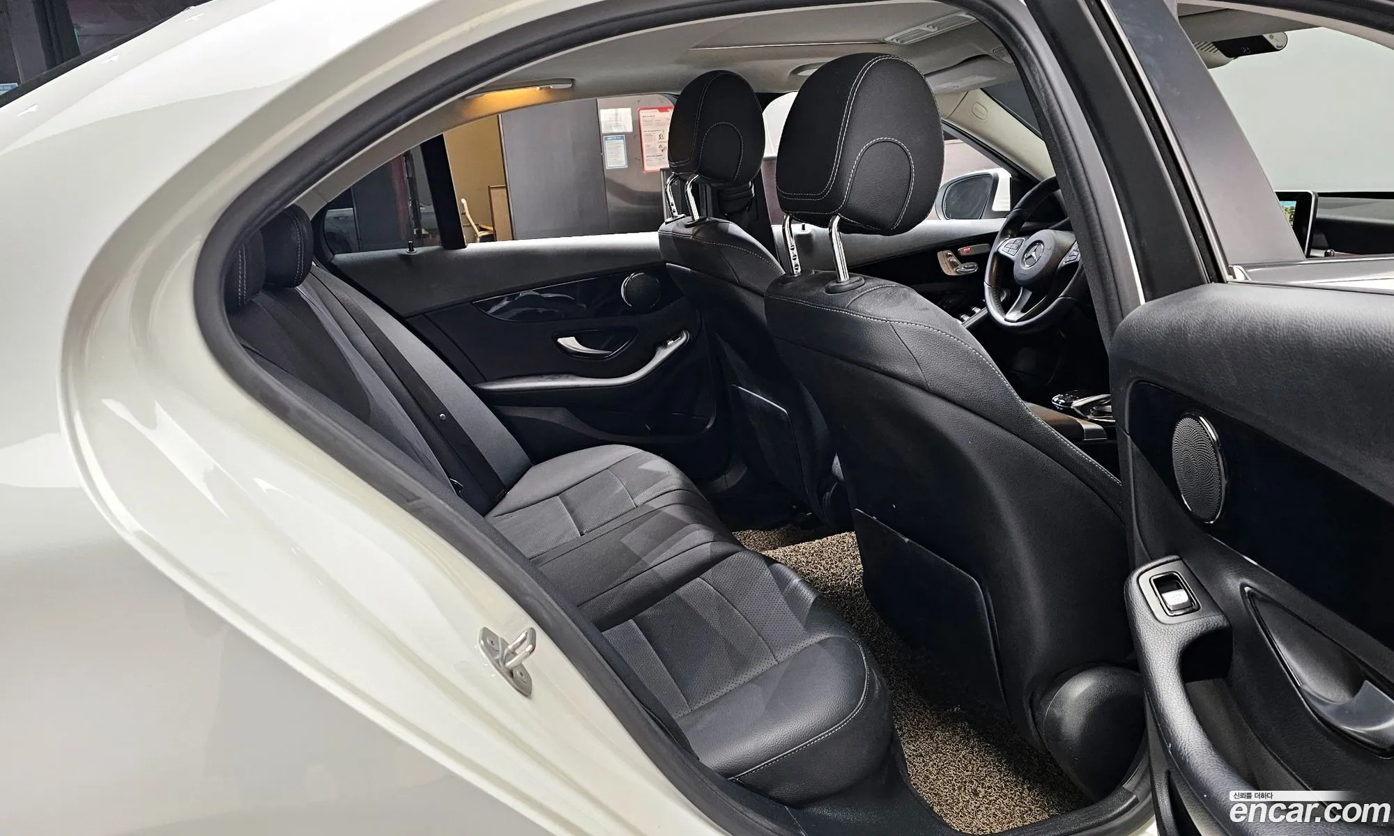 Mercedes-Benz C-Class W205 2017 — 18
