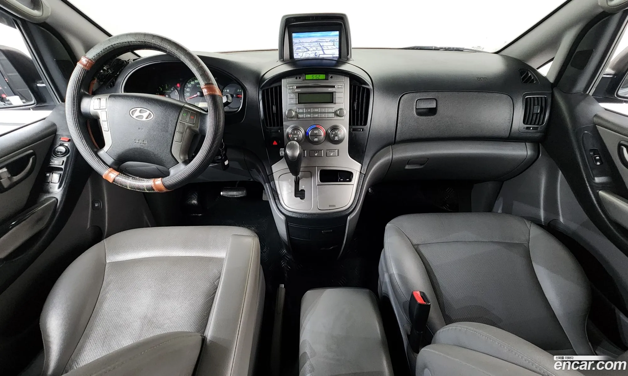 Hyundai Grand Starex 2015 — 16
