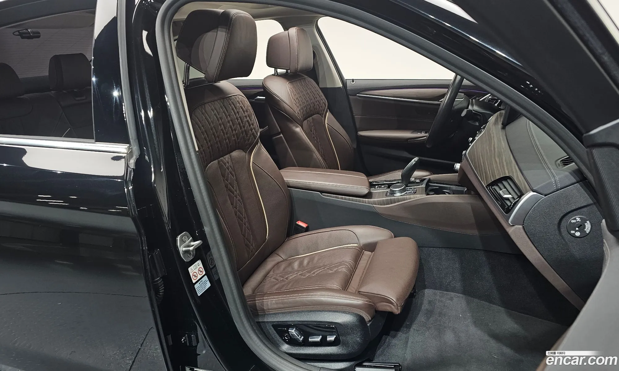 BMW 5 Series 2021 WBA31ES09MWX07862 — 18