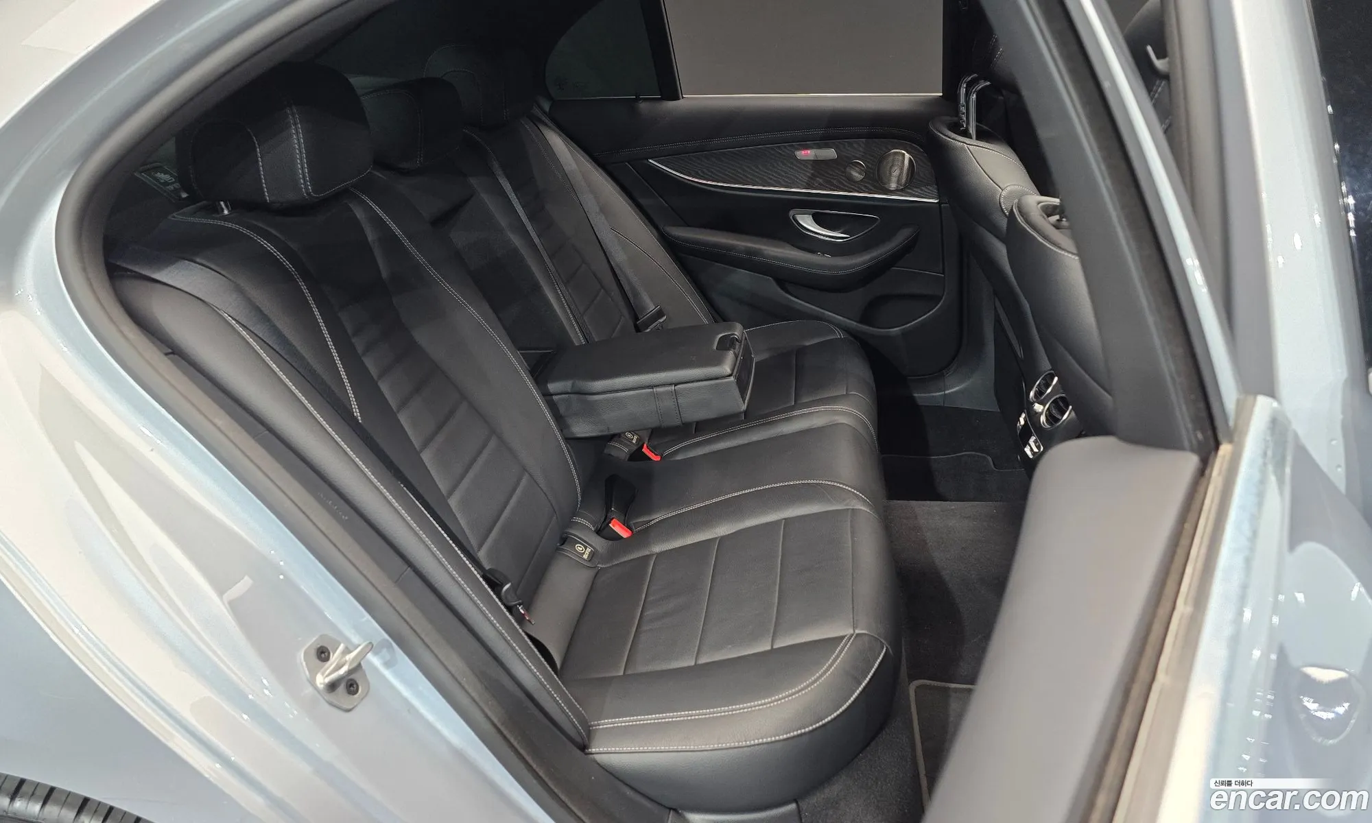 Mercedes-Benz E-Class W213 2022 — 12
