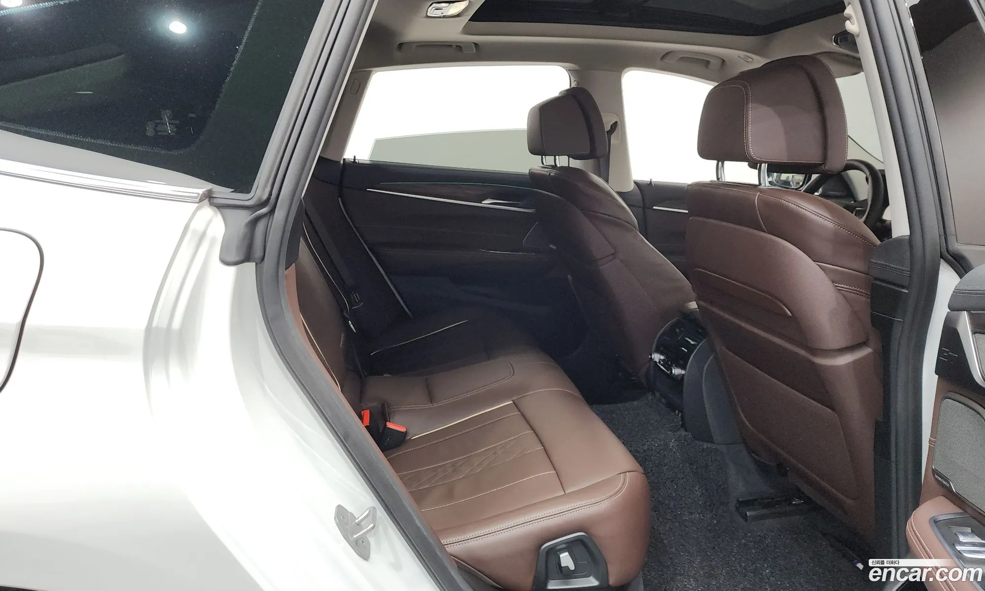 BMW 6 Series GT 2024 — 6