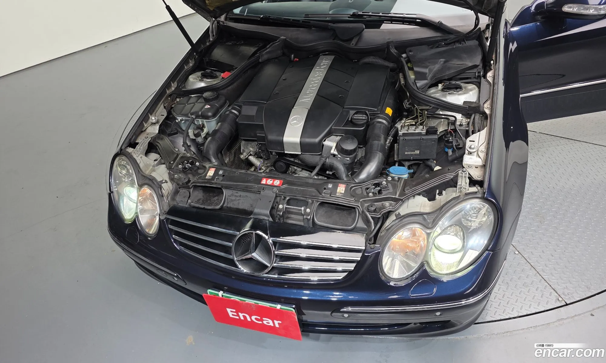 Mercedes-Benz CLK-Class C209 2005 WDBTK65G95T044745 — 12