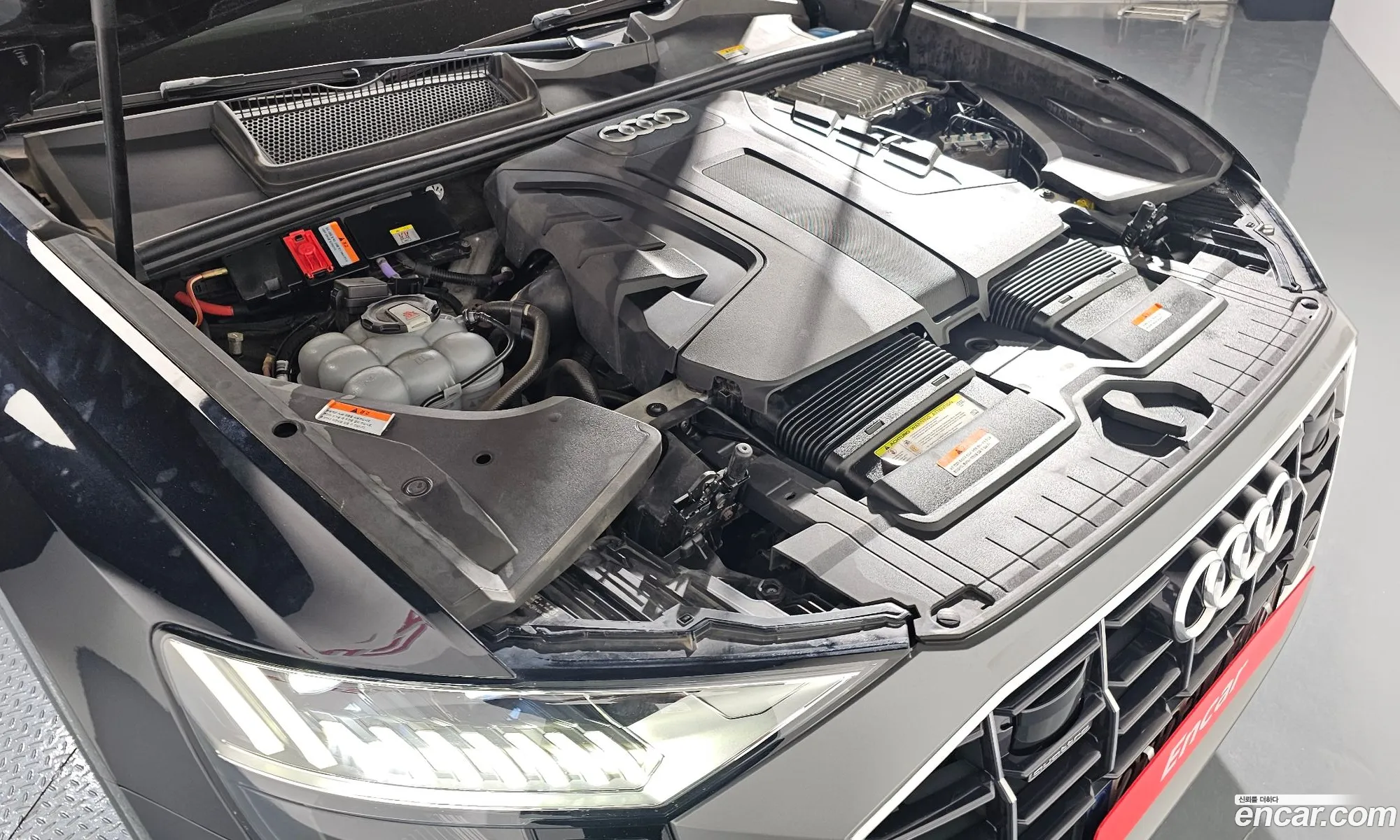 Audi Q8 2020 WAUZZZF10MD001064 — 3
