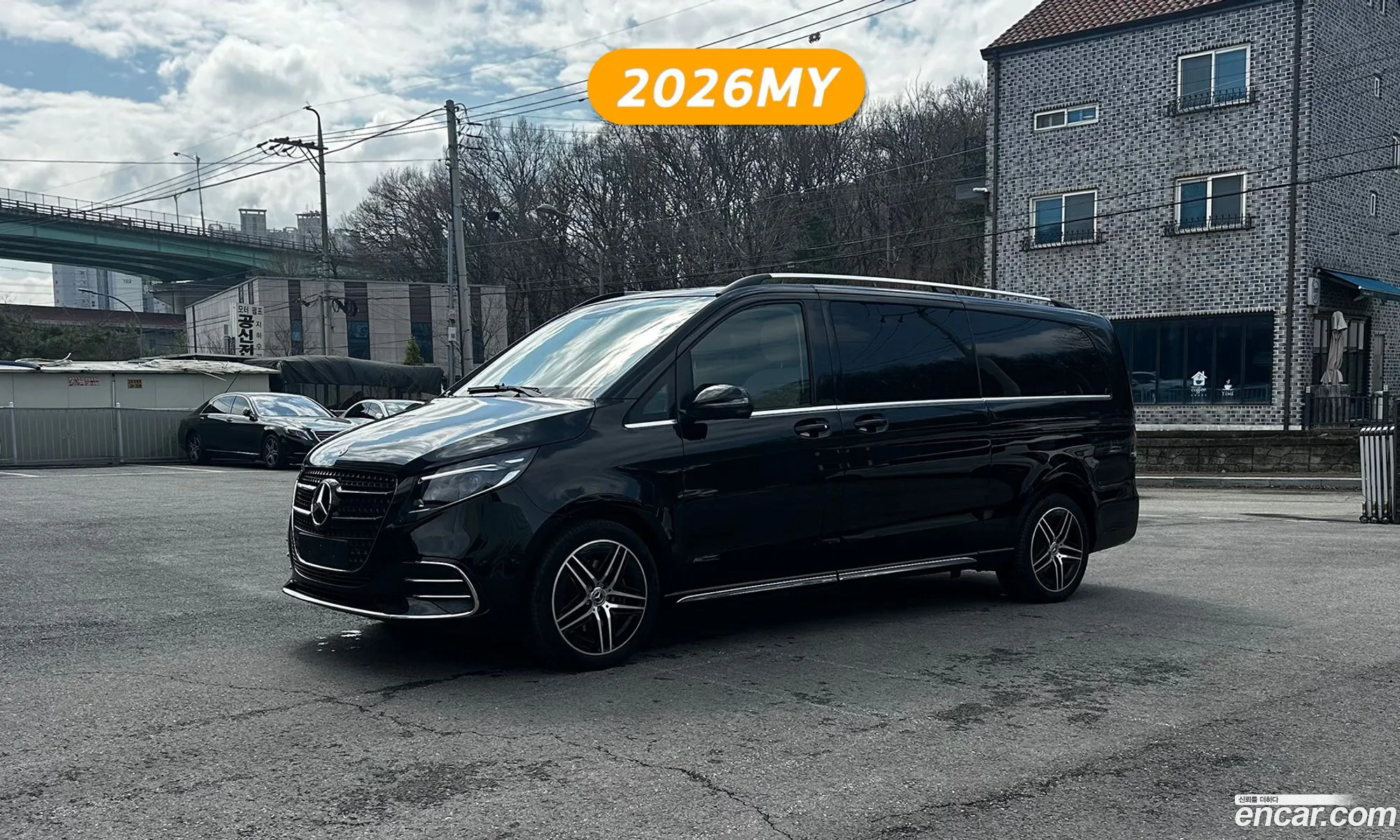 Mercedes-Benz V-Class 2025 — 20