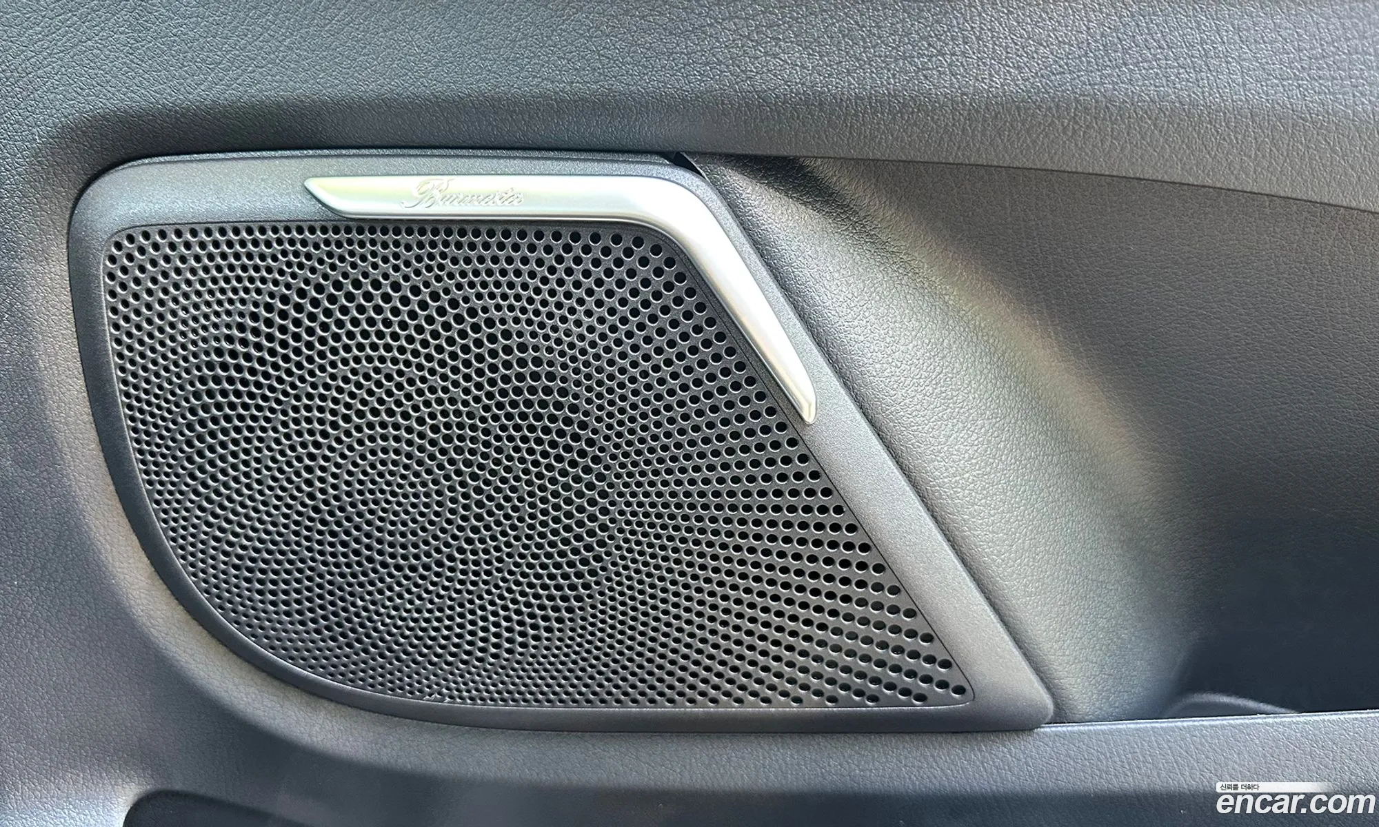 Mercedes-Benz V-Class 2025 — 4
