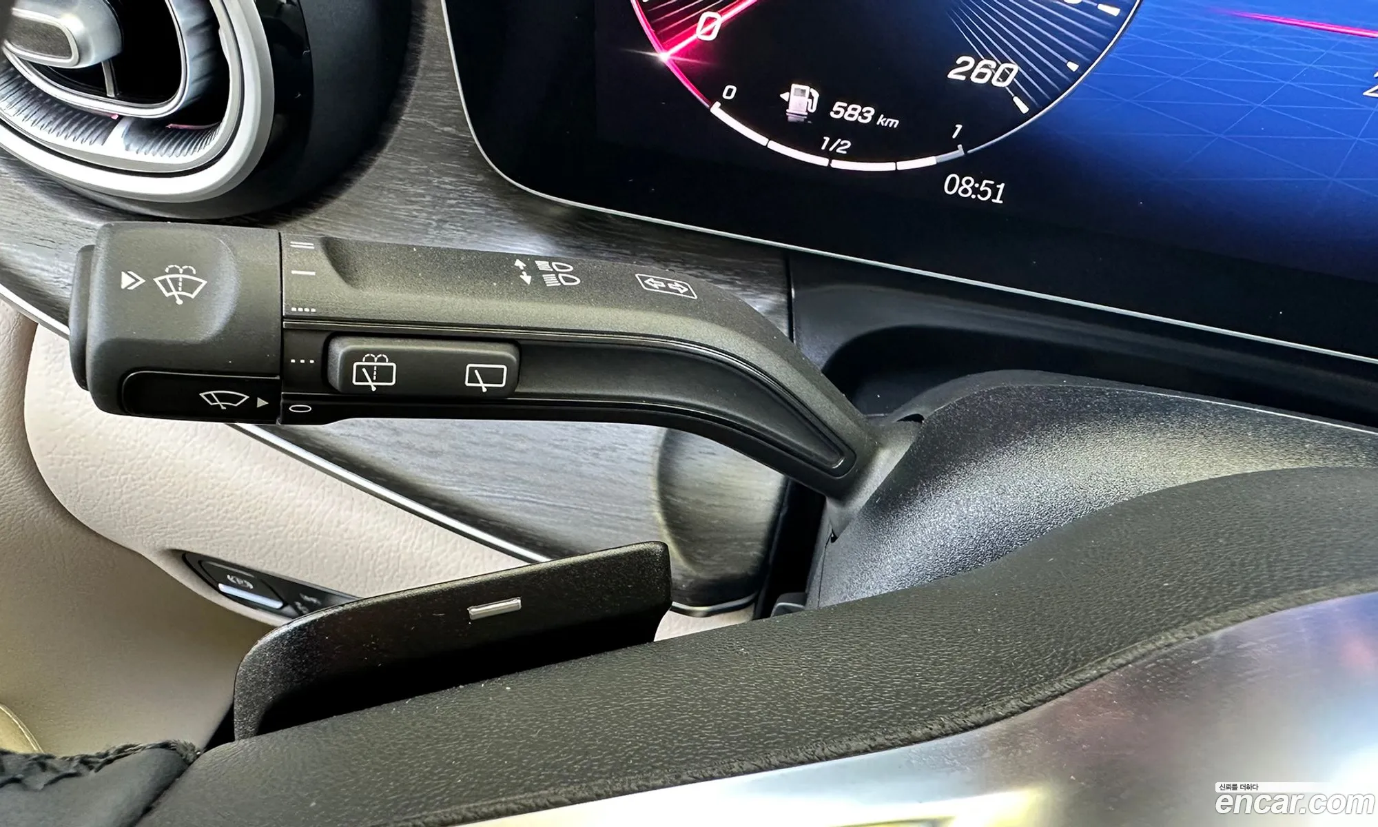Mercedes-Benz V-Class 2025 — 3