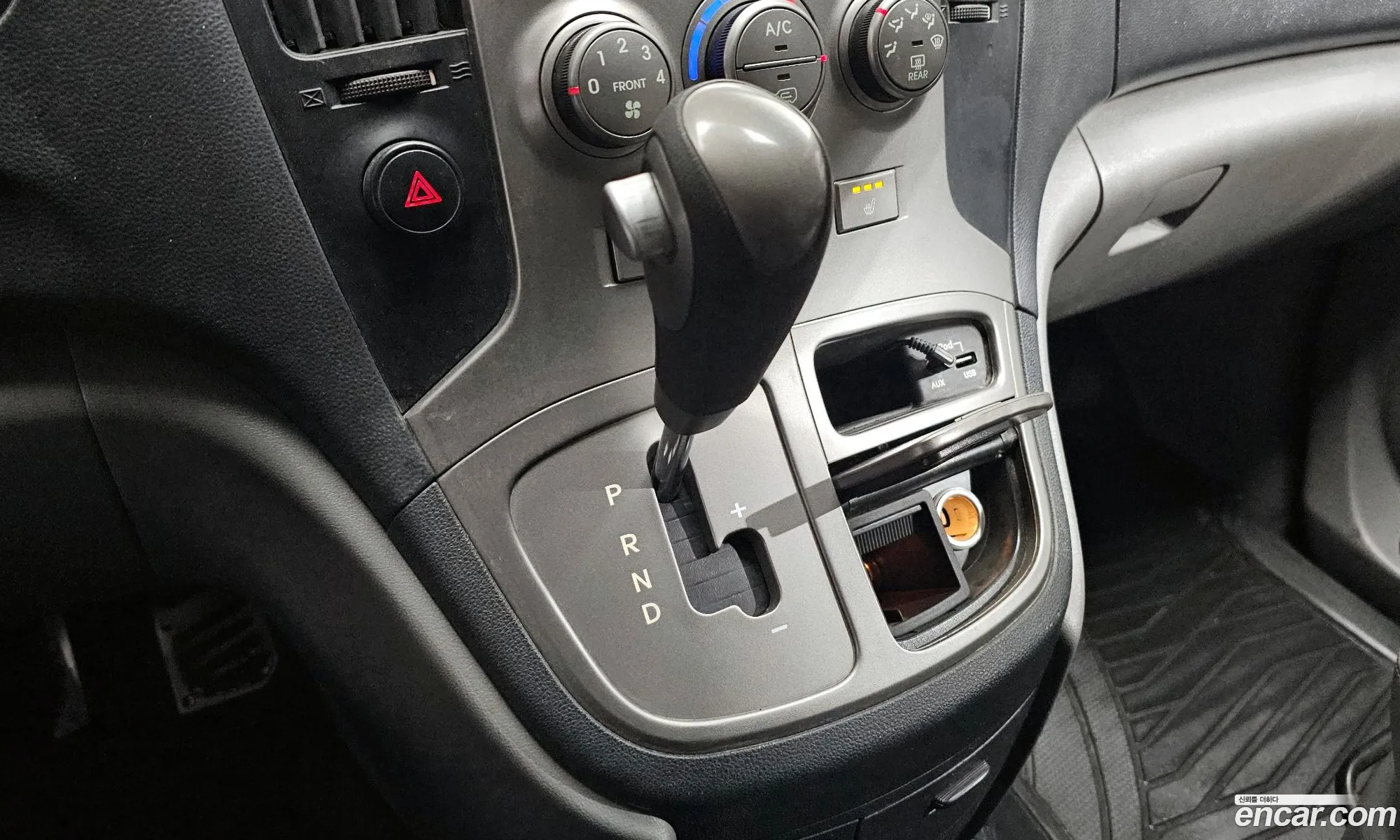 Hyundai Grand Starex 2014 — 11