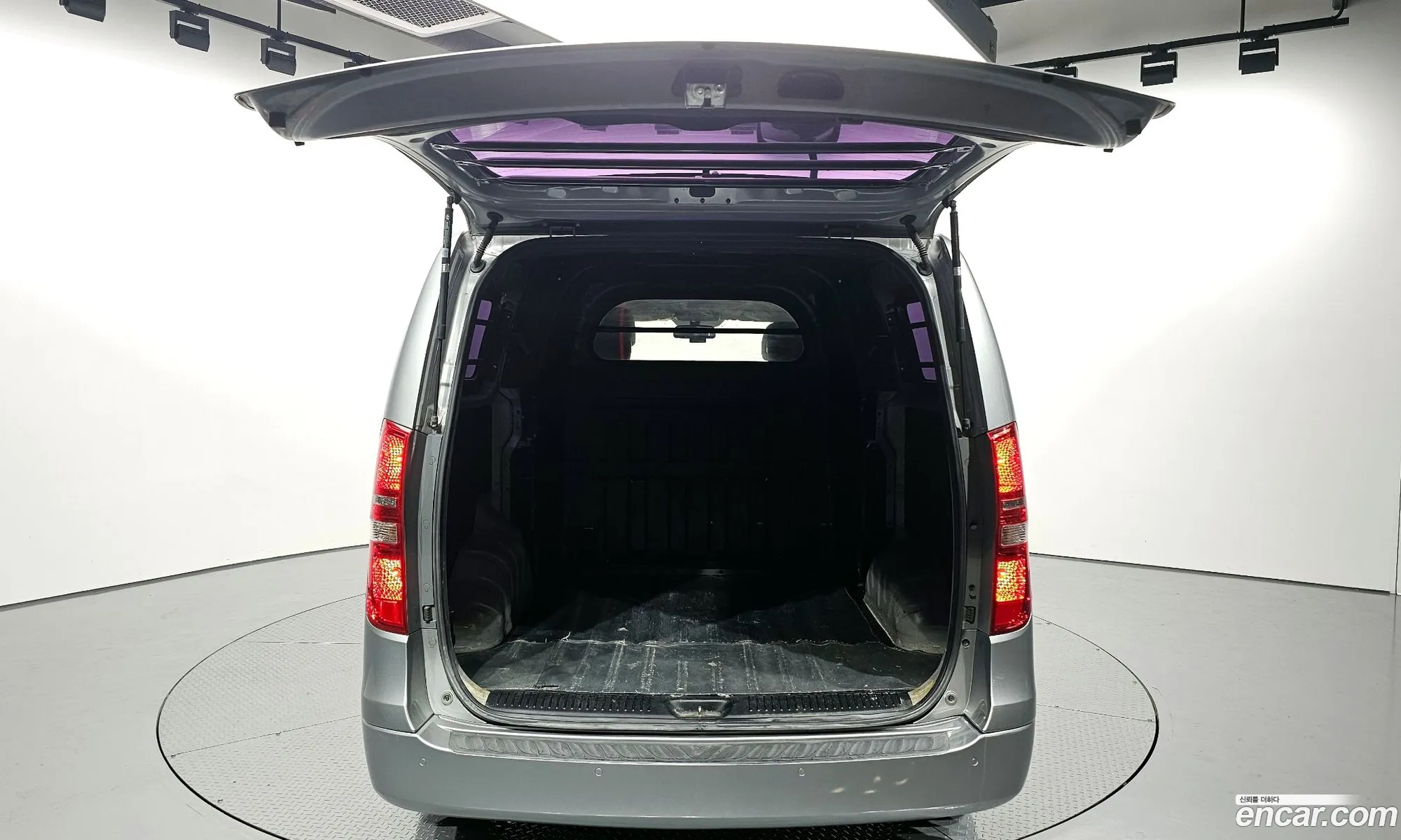 Hyundai Grand Starex 2014 — 19
