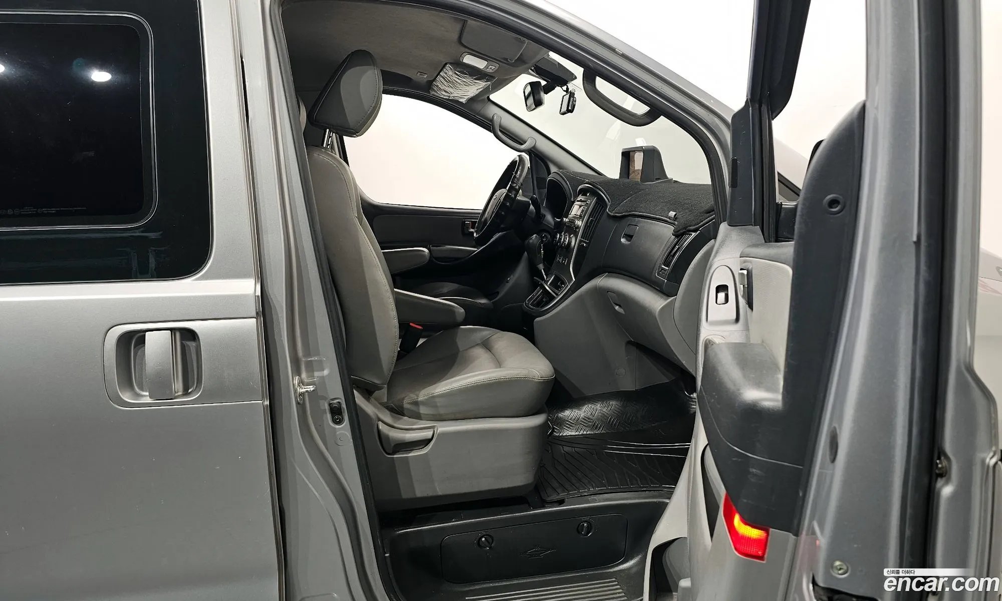 Hyundai Grand Starex 2014 — 2