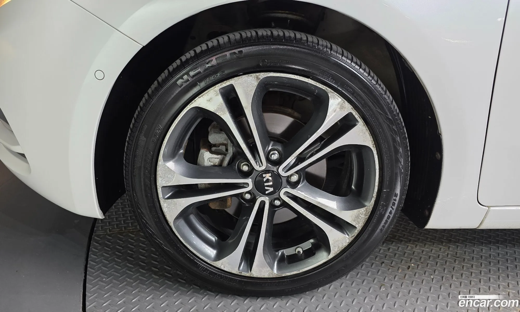 Kia K3 2012 — 2