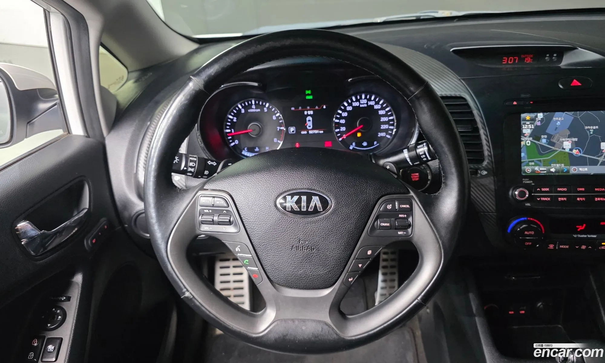Kia K3 2012 — 19