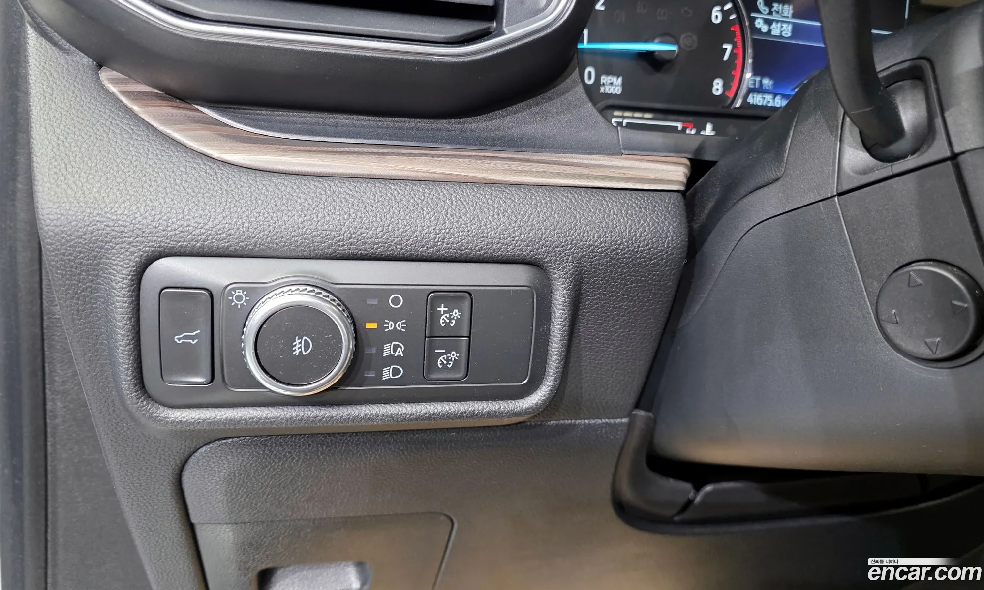 Ford Explorer 6th Gen 2020 1FMSK8FH5LGB88200 — 3
