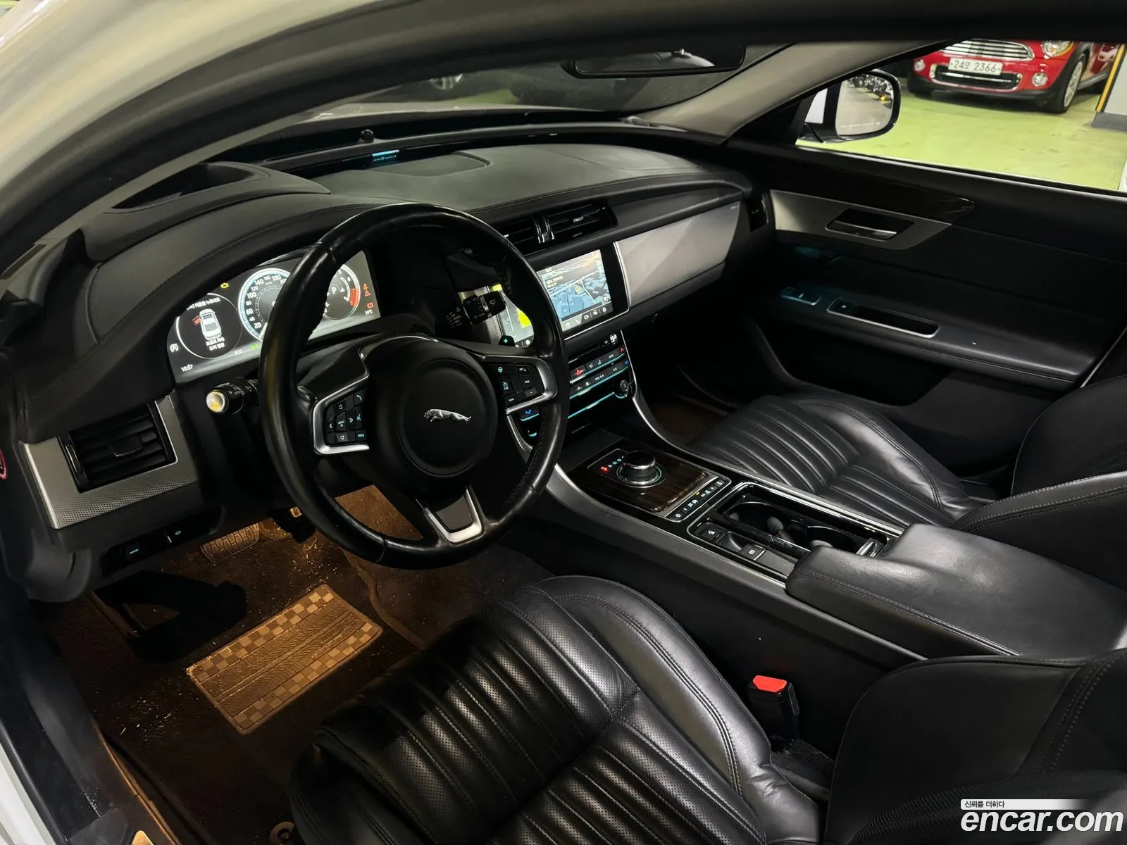 Jaguar XF 2018 — 3