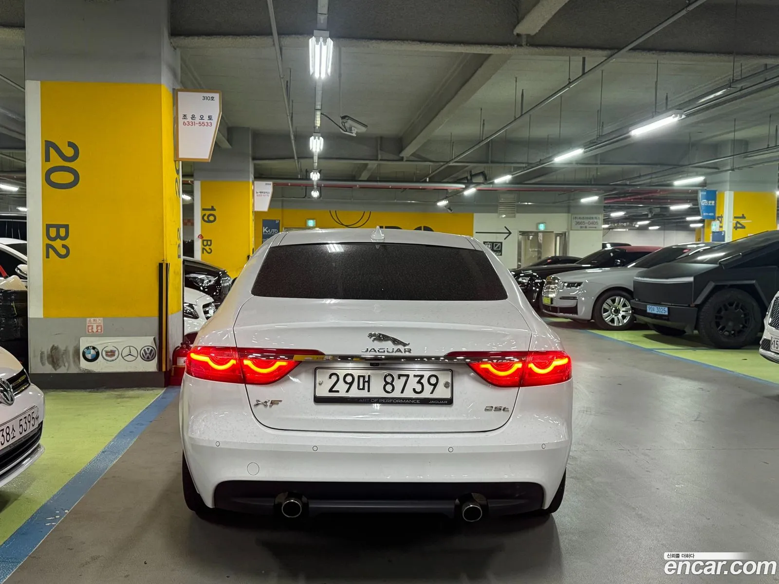Jaguar XF 2018 — 11