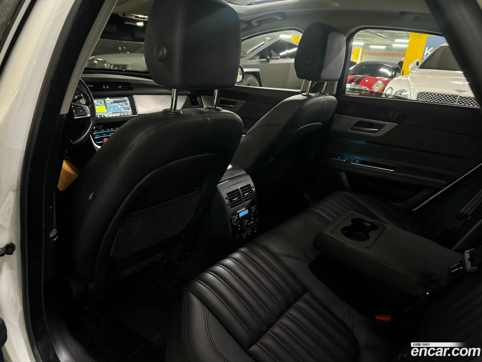 Jaguar XF 2018 — 13