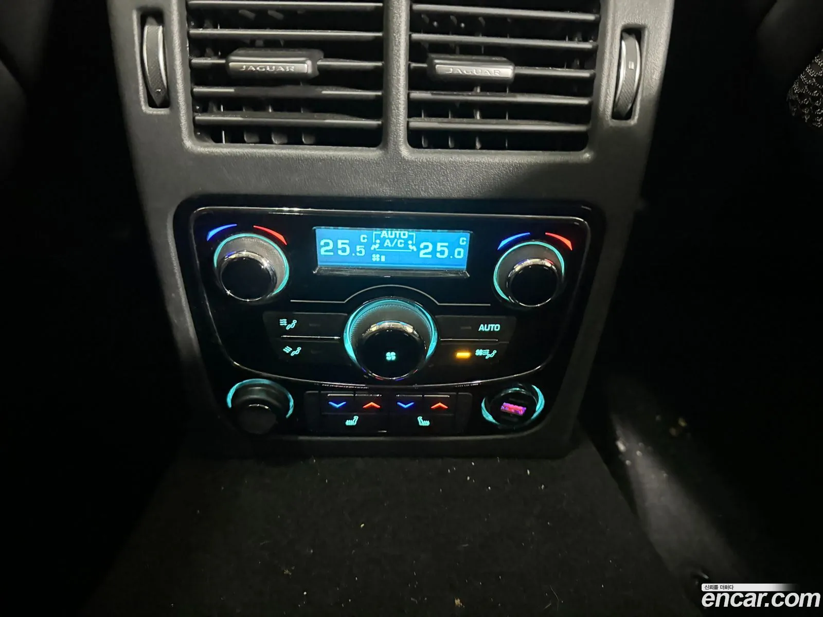 Jaguar XF 2018 — 16