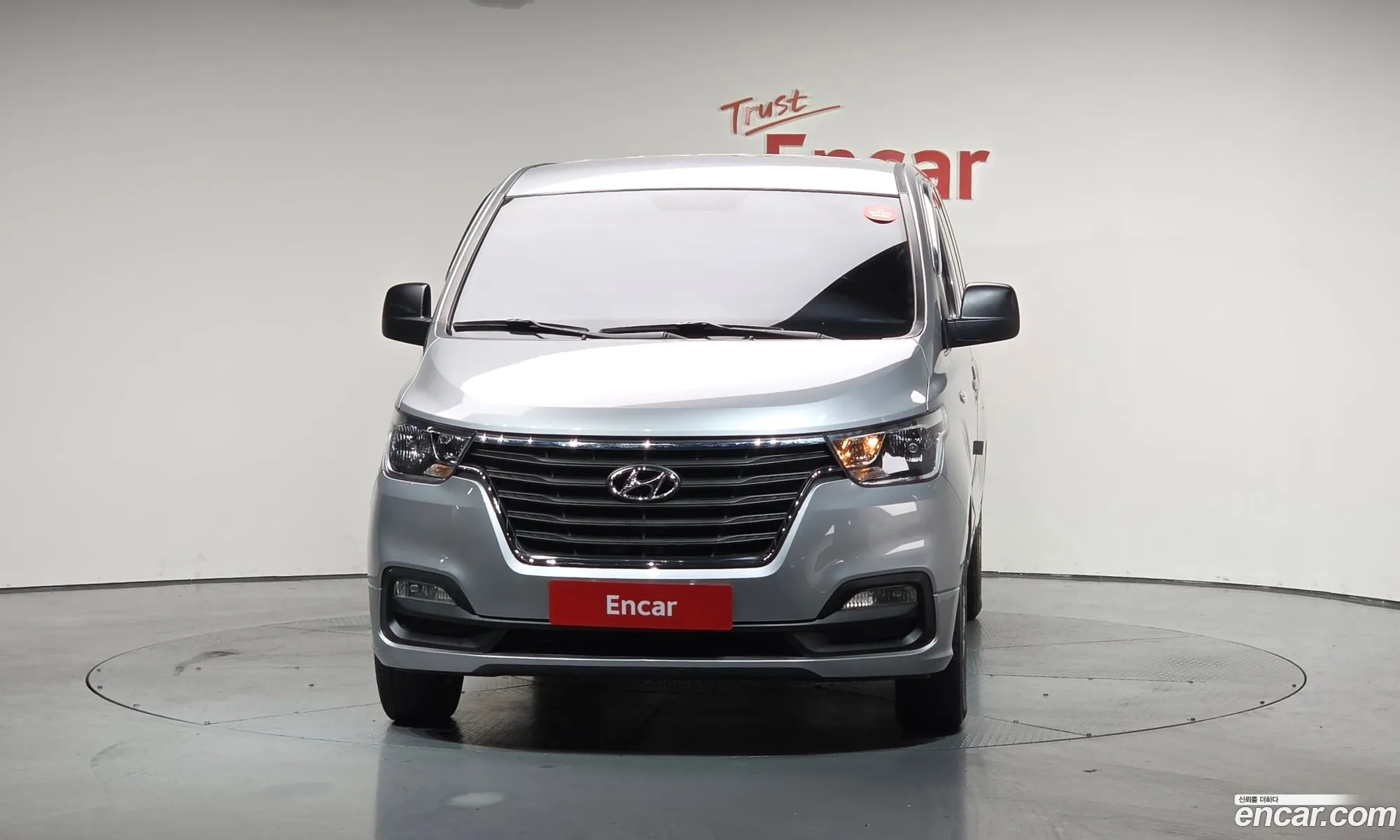 Hyundai Grand Starex 2018 — 16