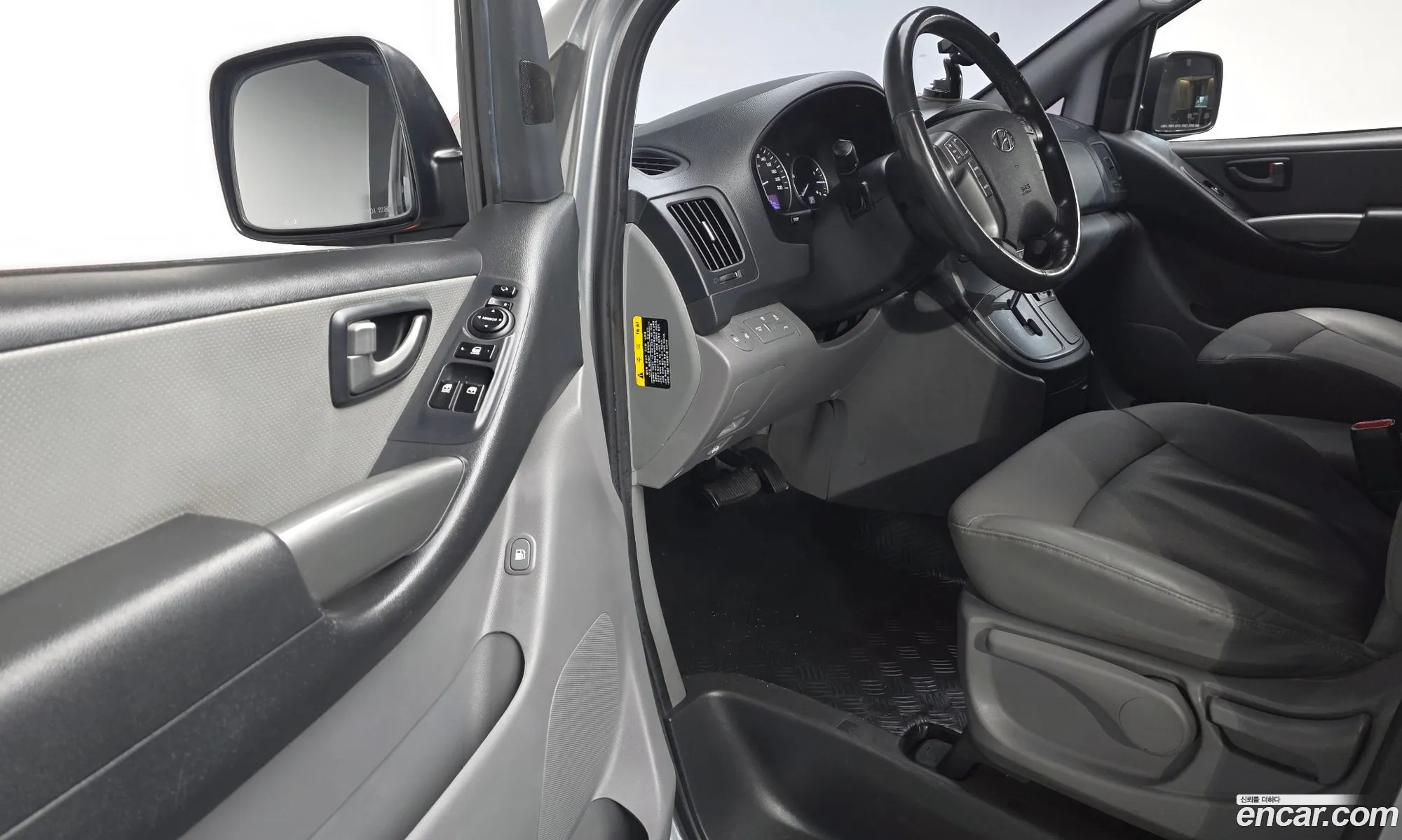 Hyundai Grand Starex 2018 — 15