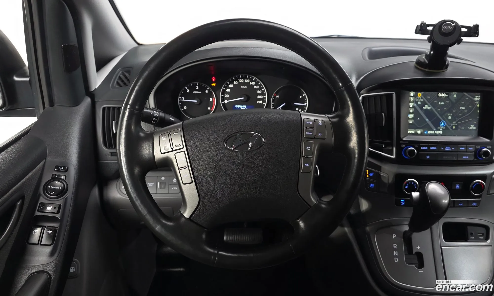 Hyundai Grand Starex 2018 — 18