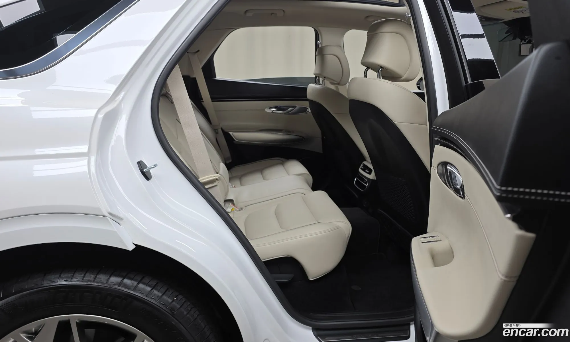 Genesis GV70 2021 — 6