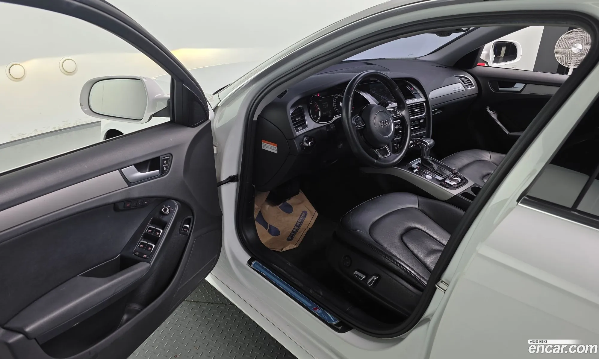 Audi A4 2015 WAUZZZ8K8FA048241 — 14