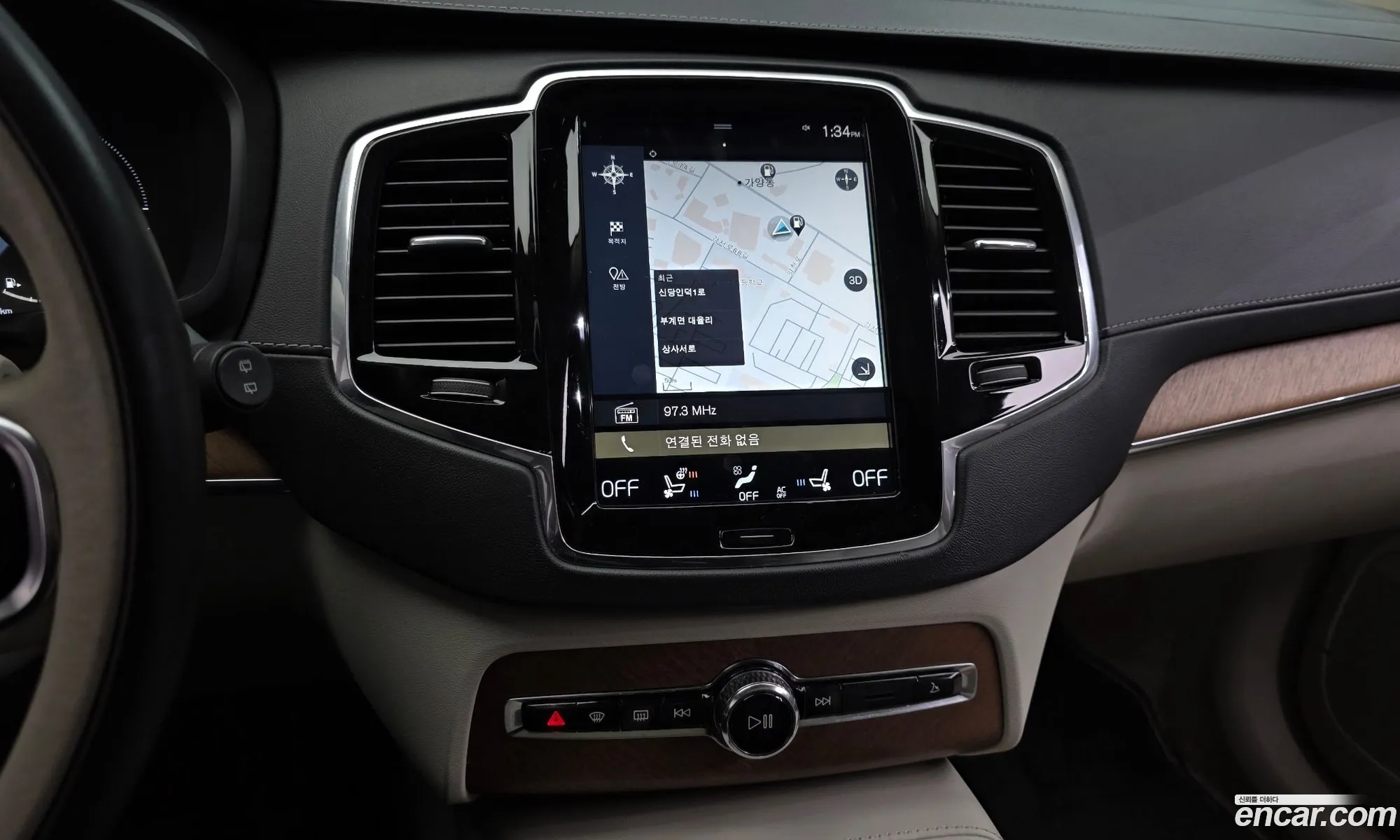 Volvo XC90 2017 YV1LTBC0DH1120063 — 11