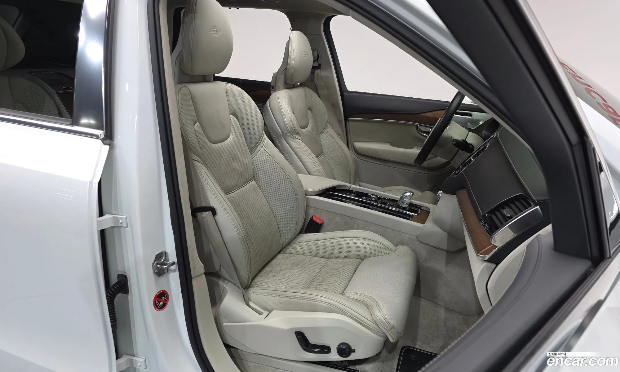 Volvo XC90 2017 YV1LTBC0DH1120063 — 20