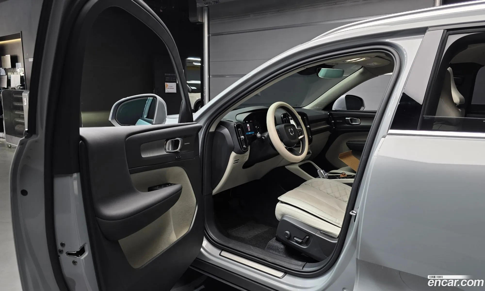 Volvo XC40 2024 — 10