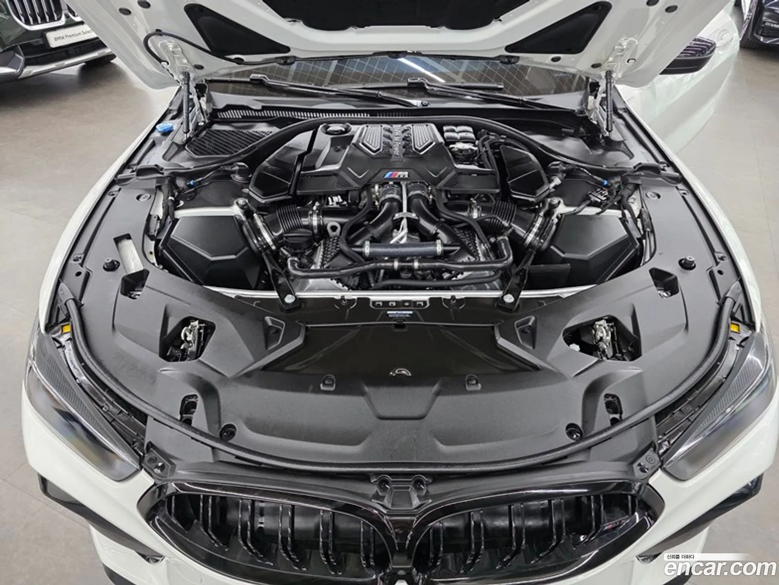BMW M8 2025 — 10