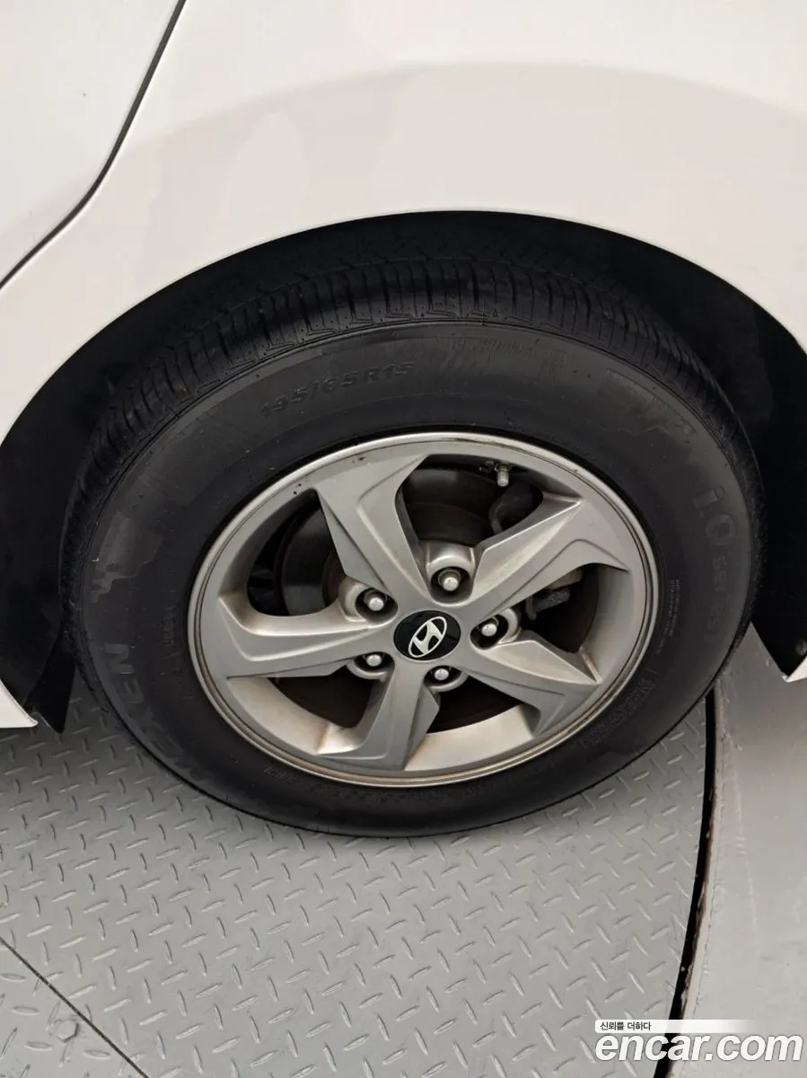 Hyundai Elantra AD 2018 — 2