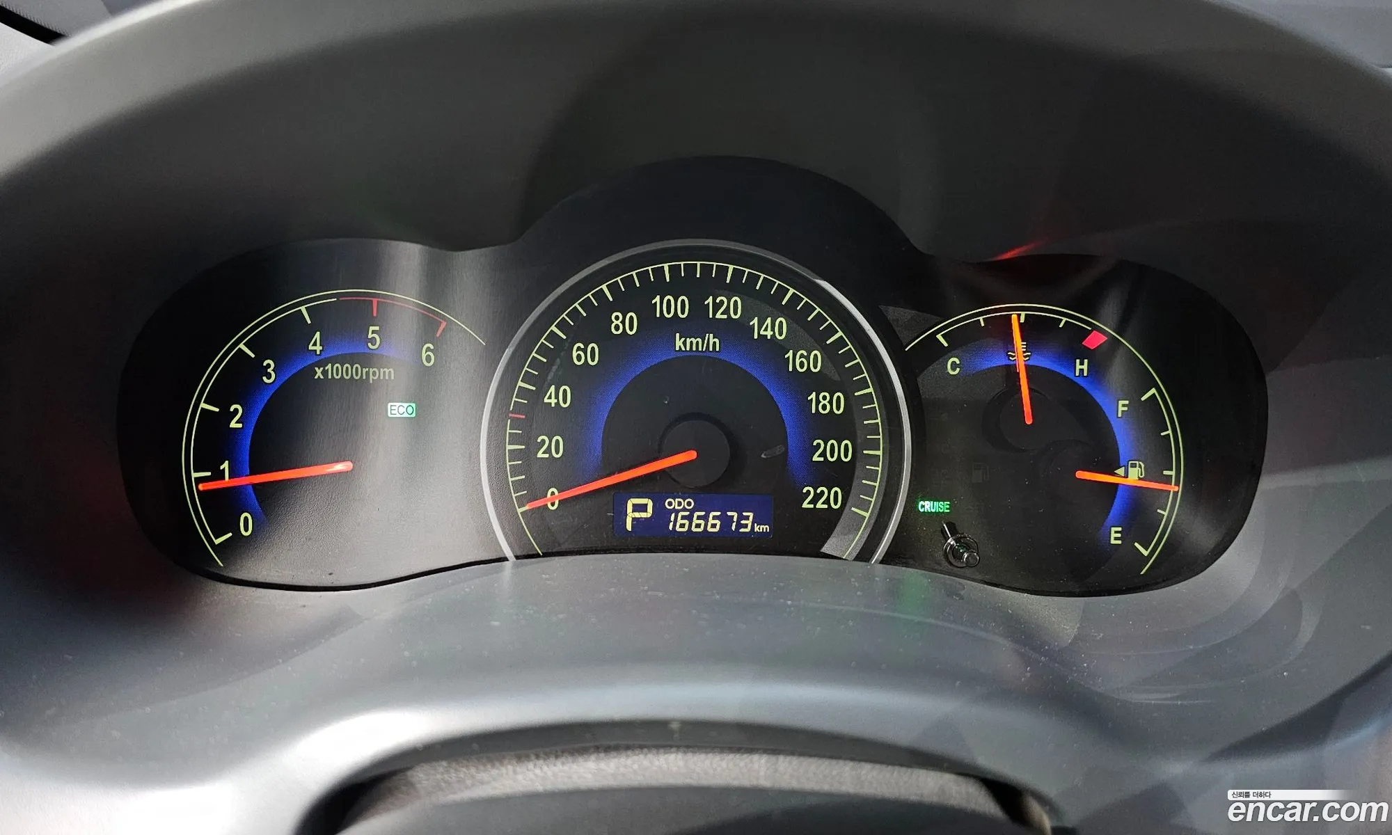 Kia Carnival R 2010 — 12