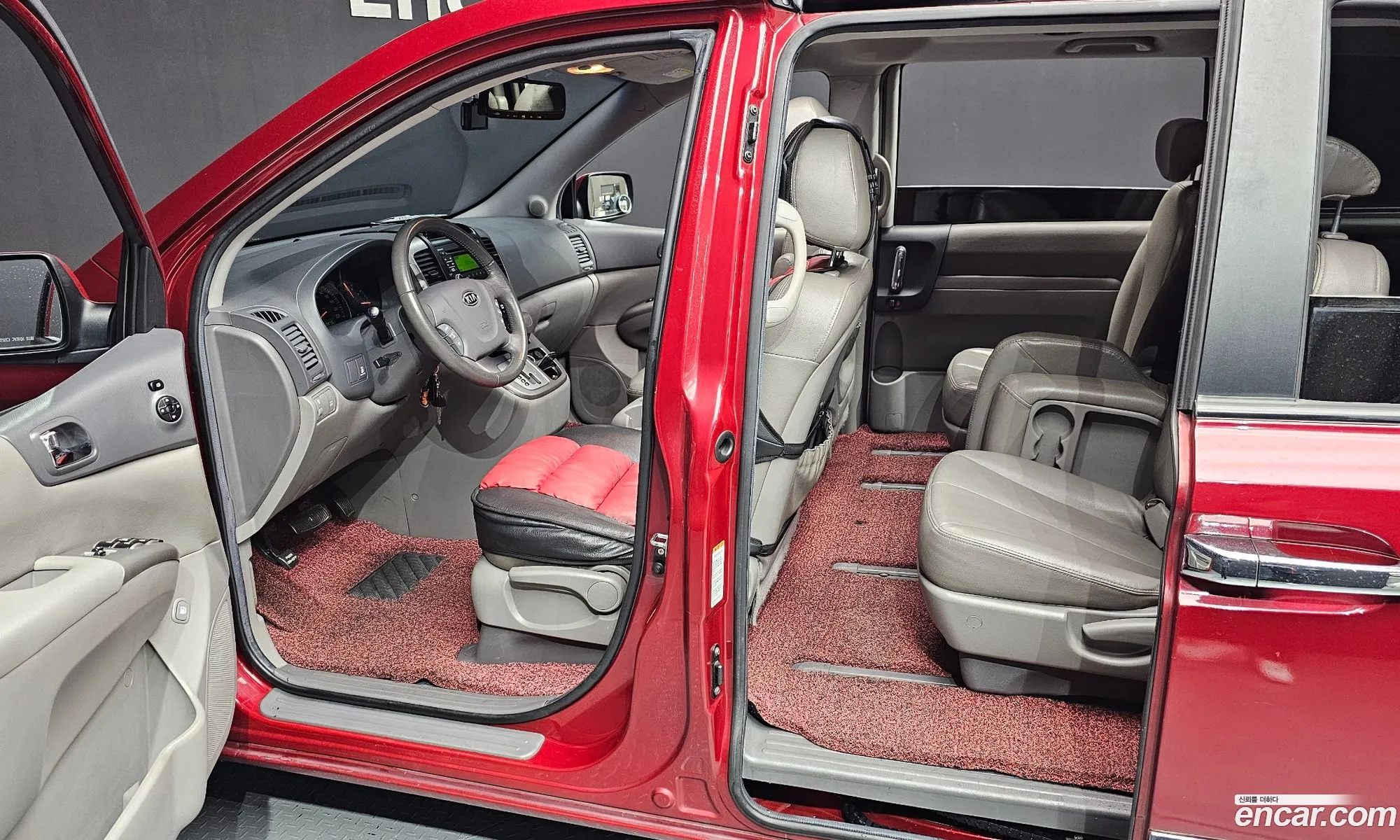 Kia Carnival R 2010 — 20
