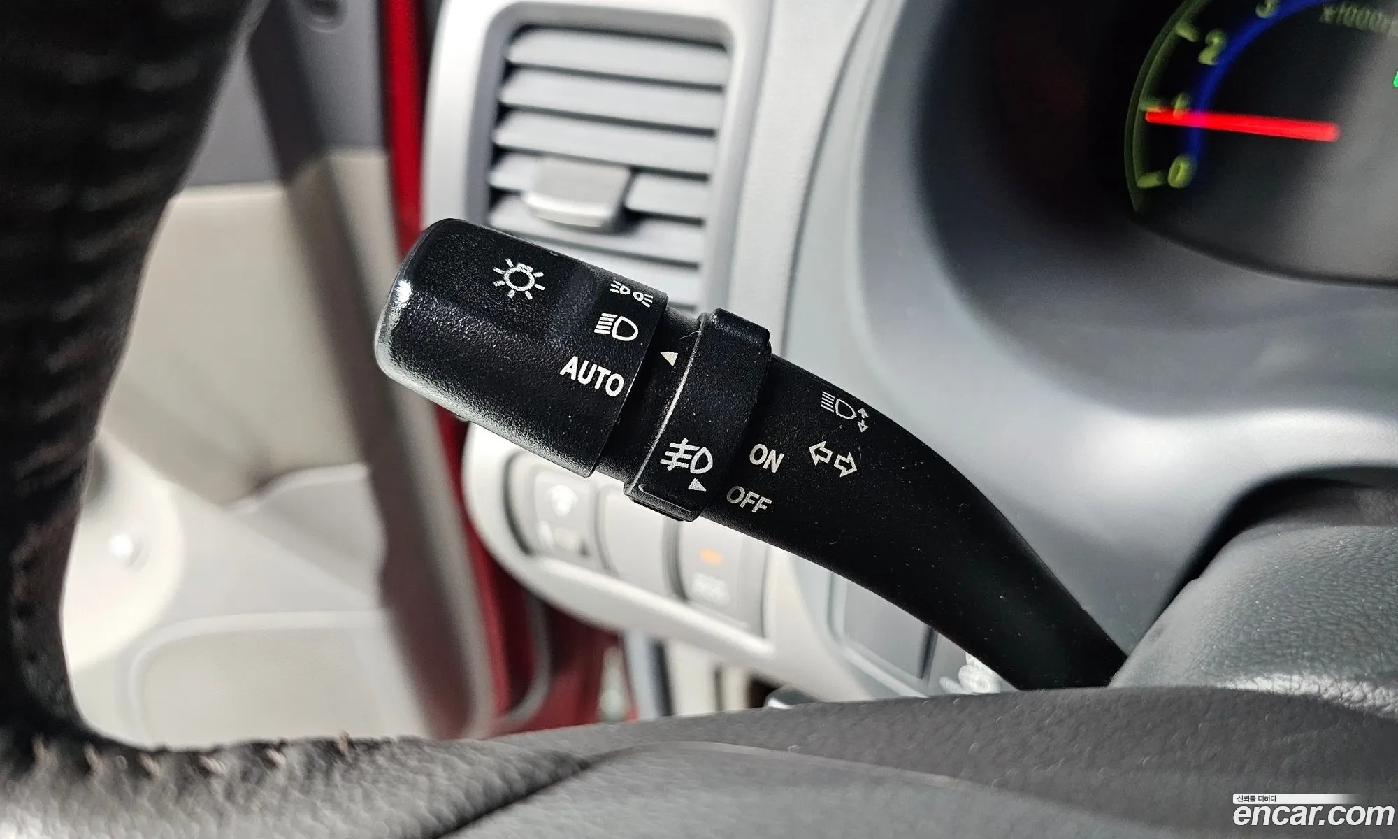 Kia Carnival R 2010 — 17