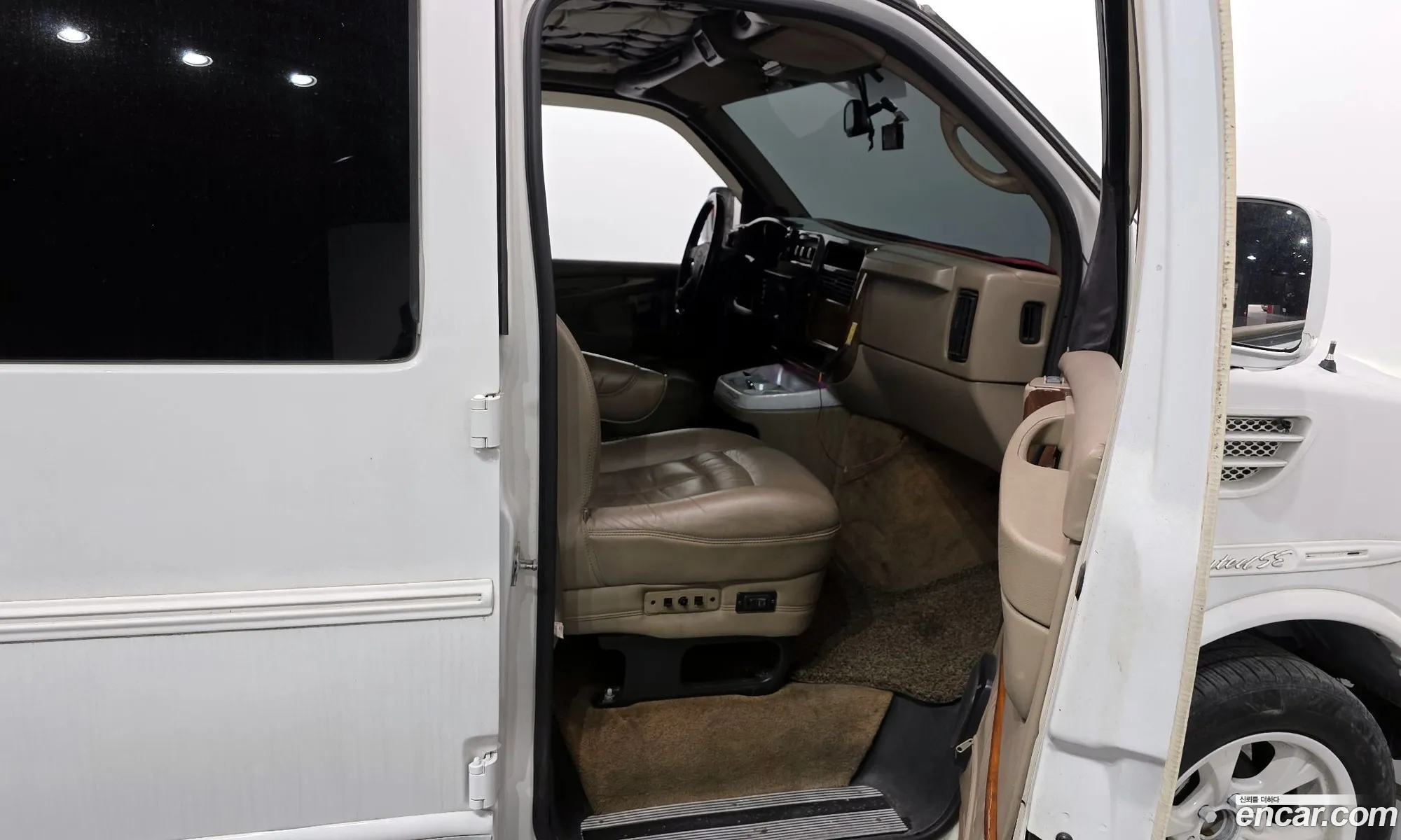 Chevrolet Express Van 2007 1GBFG15TX71225842 — 9