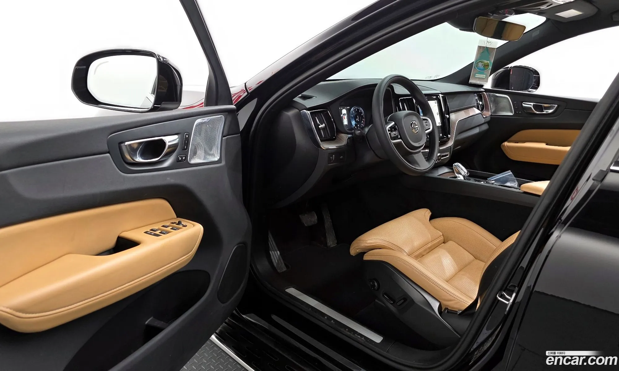 Volvo XC60 2021 — 11