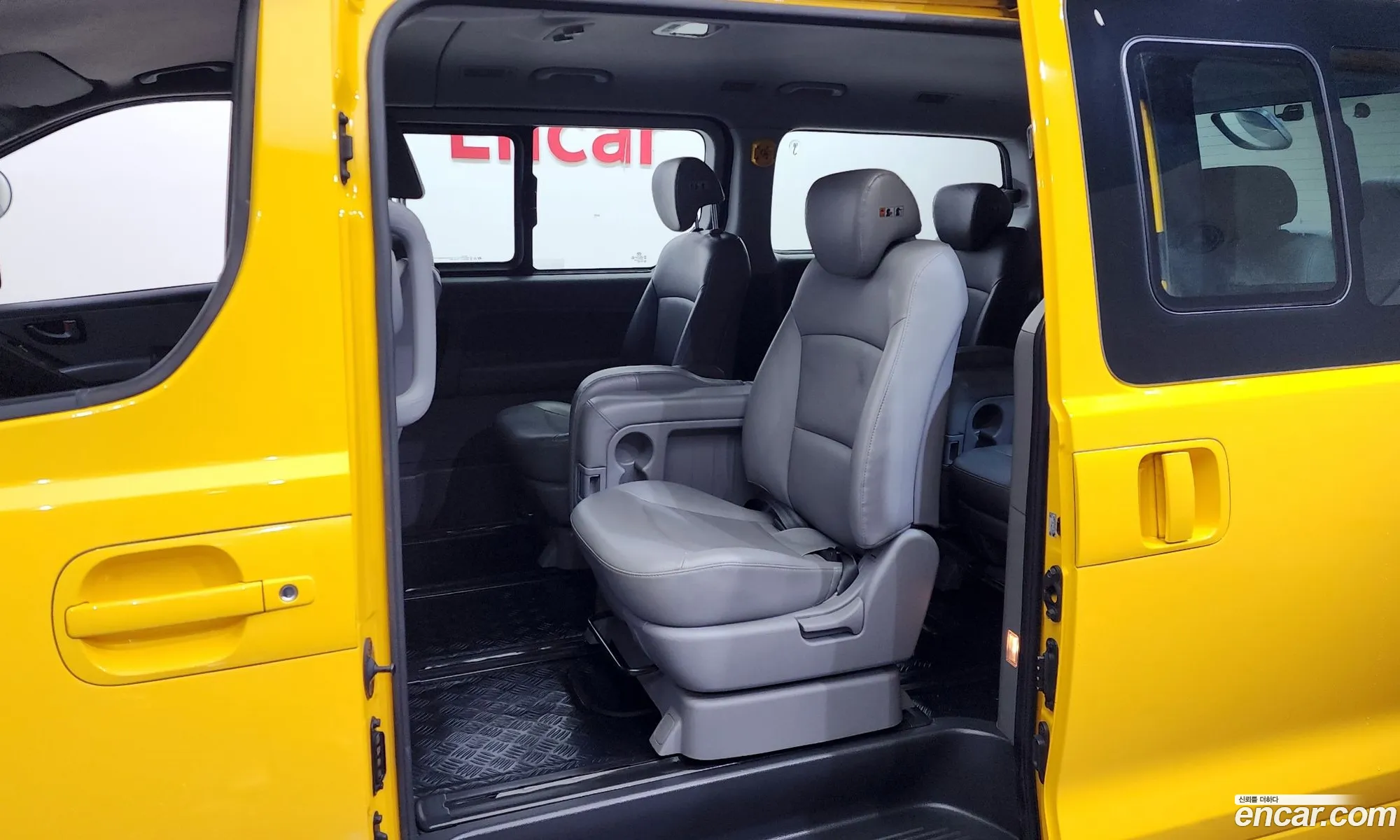 Hyundai Grand Starex 2016 — 20